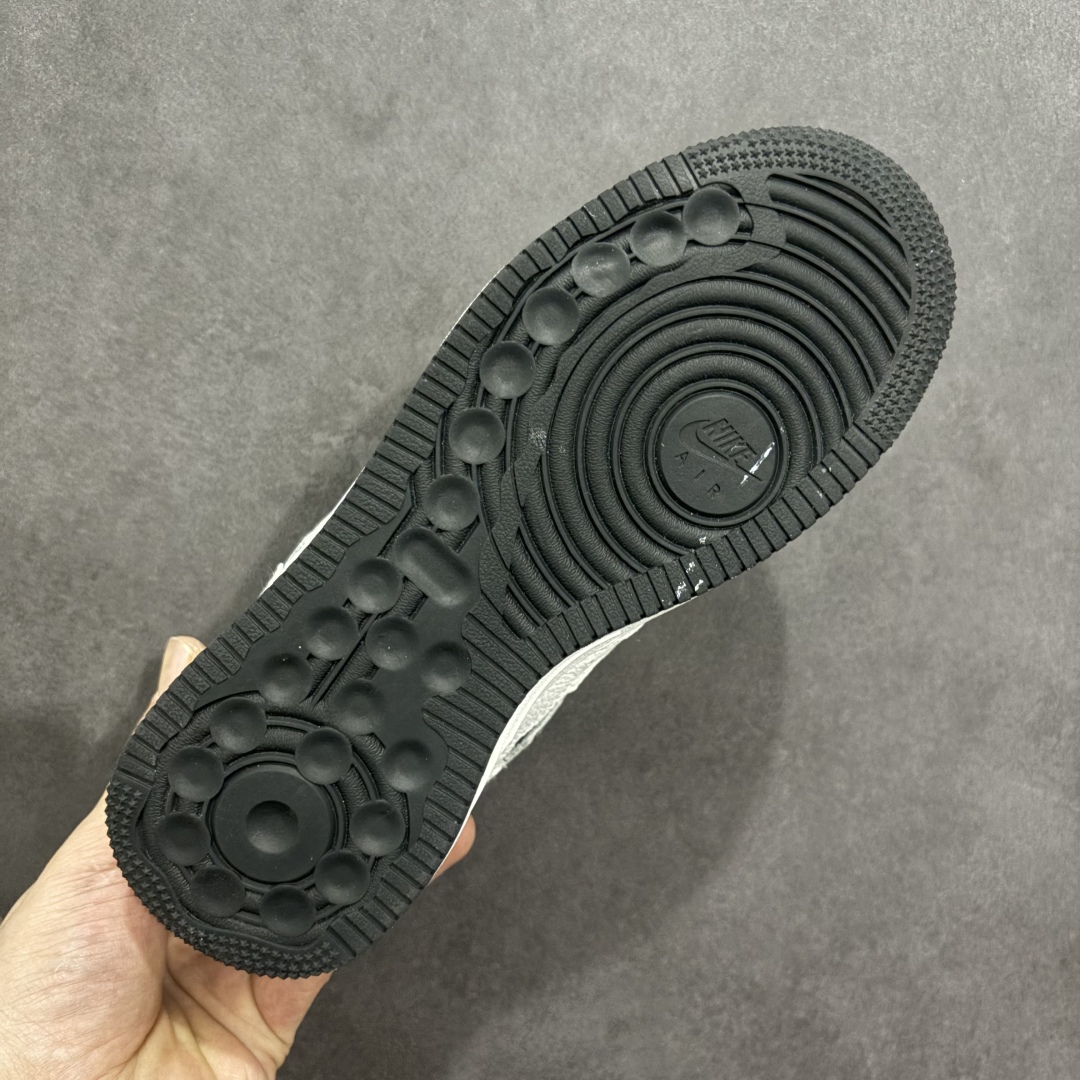  
【公司级】NK Air Force 1 Low EVO空军一号气垫休闲板鞋  

采用镂空细节设计 