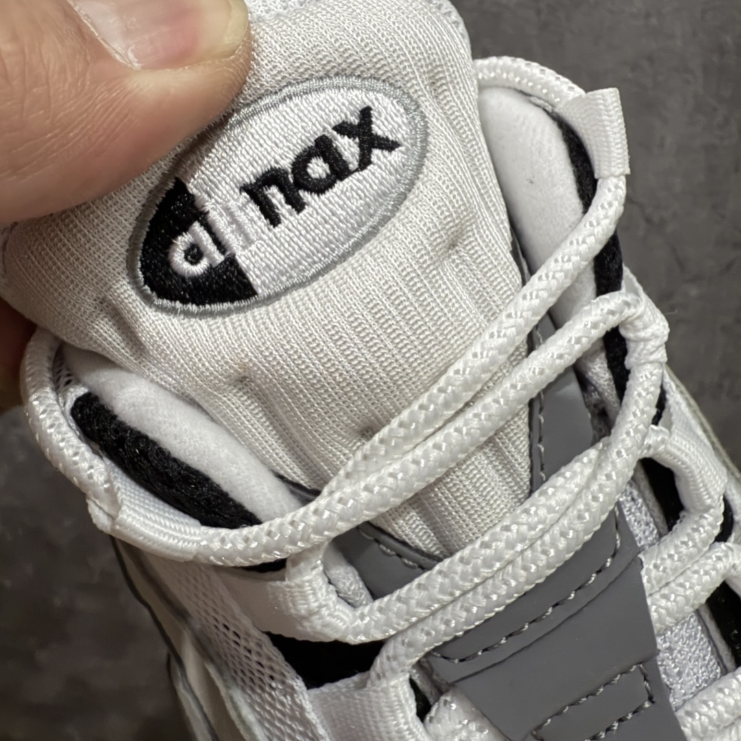 图片[5]-【GX纯原】NIKE 耐克 Air Max 95 潮流百搭 气垫缓震慢跑鞋 休闲防滑运动鞋 原鞋一比一开发 过验级别品质 独家私模开发 多次调教细节完全对版 原厂气垫气压足，保证脚感与原版一致 鞋面材料卡色也与原版一致 外贸专供 最大做到48.5 Nike耐克跑步鞋经典透气舒适运动鞋休闲鞋。为了迎接今年的世界地球日，Nike 为此推出了这款全新配色的 Air Max 95，以往这个主题的产品 Nike 选择了大地色系为主体，今年也不例外。整鞋材质使用工程网布和帆布相结合，配色则是泥土和大地色系。logo刺绣、对比拼接细节、圆头、正面系带、鞋垫饰有标志、标志性Air Max鞋底。Air Max 95 凭借流畅的造型、经典的开窗气垫，时至今日仍然是众多潮人备受喜爱的球鞋之一 货号：AT2865-003 尺码： 40-48.5-选品中心