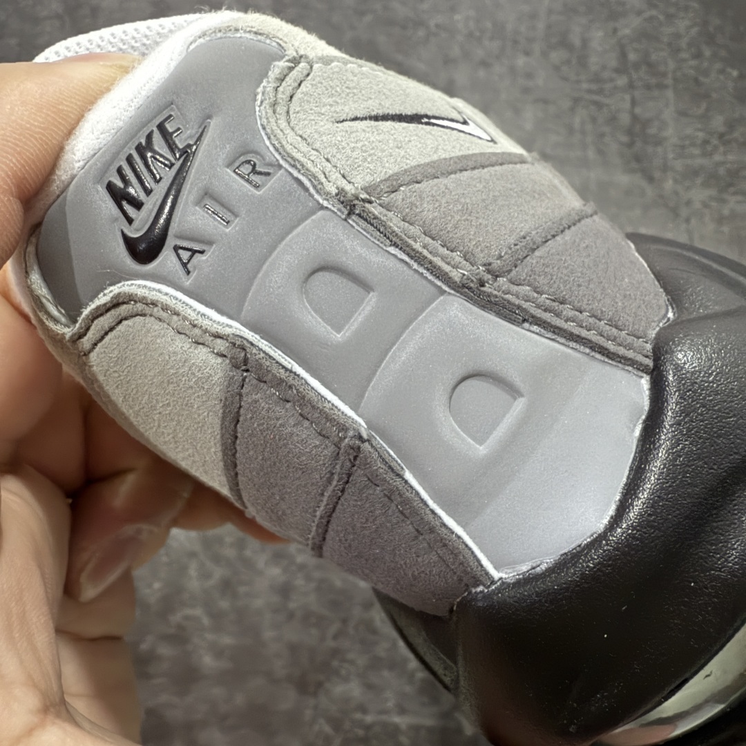 【GX纯原】NIKE 耐克 Air Max 95 潮流百搭 气垫缓震慢跑鞋 休闲防滑运动鞋 原鞋一比一开发 过验级别品质 独家私模开发 多次调教细节完全对版 原厂气垫气压足，保证脚感与原版一致 鞋面材料卡色也与原版一致 外贸专供 最大做到48.5 Nike耐克跑步鞋经典透气舒适运动鞋休闲鞋。为了迎接今年的世界地球日，Nike 为此推出了这款全新配色的 Air Max 95，以往这个主题的产品 Nike 选择了大地色系为主体，今年也不例外。整鞋材质使用工程网布和帆布相结合，配色则是泥土和大地色系。logo刺绣、对比拼接细节、圆头、正面系带、鞋垫饰有标志、标志性Air Max鞋底。Air Max 95 凭借流畅的造型、经典的开窗气垫，时至今日仍然是众多潮人备受喜爱的球鞋之一 货号：AT2865-003 尺码： 40-48.5-选品中心