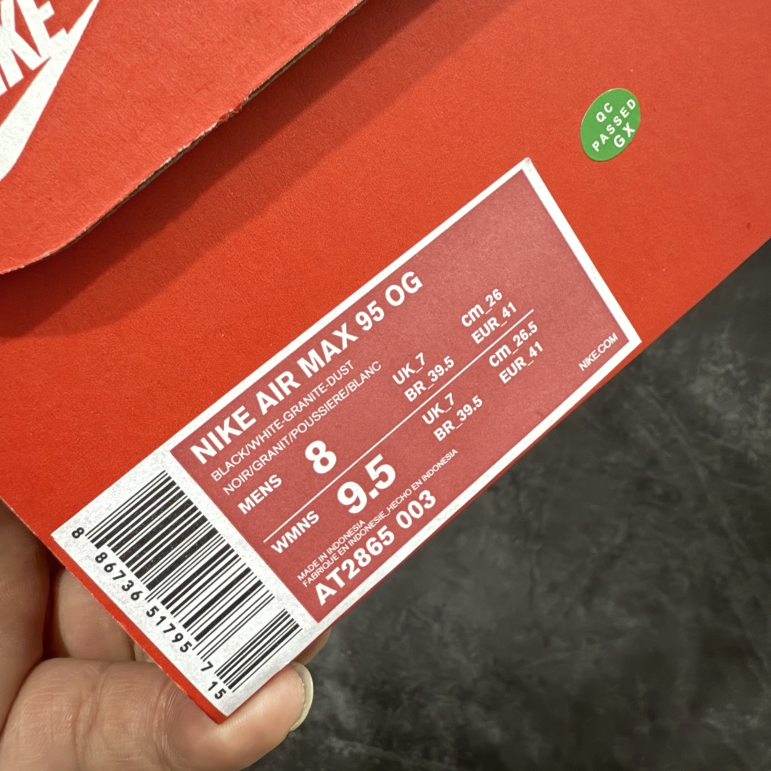 图片[9]-【GX纯原】NIKE 耐克 Air Max 95 潮流百搭 气垫缓震慢跑鞋 休闲防滑运动鞋 原鞋一比一开发 过验级别品质 独家私模开发 多次调教细节完全对版 原厂气垫气压足，保证脚感与原版一致 鞋面材料卡色也与原版一致 外贸专供 最大做到48.5 Nike耐克跑步鞋经典透气舒适运动鞋休闲鞋。为了迎接今年的世界地球日，Nike 为此推出了这款全新配色的 Air Max 95，以往这个主题的产品 Nike 选择了大地色系为主体，今年也不例外。整鞋材质使用工程网布和帆布相结合，配色则是泥土和大地色系。logo刺绣、对比拼接细节、圆头、正面系带、鞋垫饰有标志、标志性Air Max鞋底。Air Max 95 凭借流畅的造型、经典的开窗气垫，时至今日仍然是众多潮人备受喜爱的球鞋之一 货号：AT2865-003 尺码： 40-48.5-选品中心