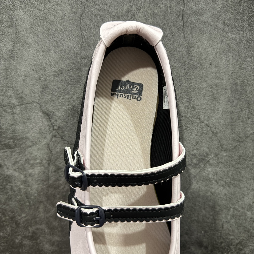 图片[8]-【公司级】Onitsuka Tiger鬼塚虎 鬼冢虎MEXICO 66 TGRS 平跟 玛丽珍鞋款演绎芭蕾风潮 整鞋采用银色金属光泽材质镜面效果，配合渐变奶油色皮革拼接，与立体镂空双滑动扣装饰，3秒完成松紧调节，呈现出轻盈且充满未来感的视觉效果。 鞋侧标志性的虎爪纹搭配白色缝线与鞋头弧线巧妙呼应，波浪形边缘设计打破传统运动鞋的棱角感，既保证运动功能性，又延续了MEXICO 66系列特有的复古跑鞋基因。 无论是日常出行还是运动场合，在光线下会折射出丝绸般的光晕，随手一拍就是赛博朋克大片既视感 尺码：36 37 37.5 38 39 39.5 40-选品中心
