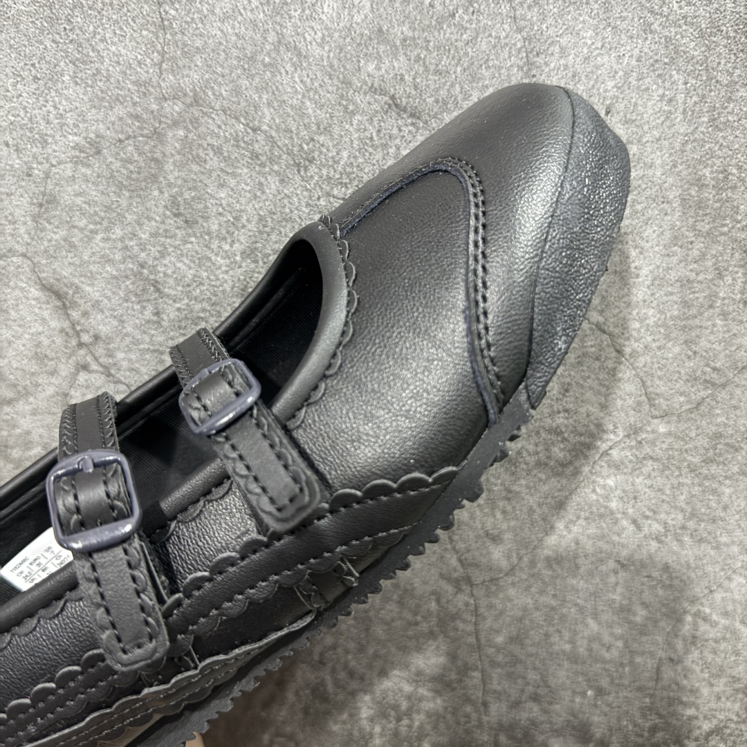 图片[6]-【公司级】Onitsuka Tiger鬼塚虎 鬼冢虎MEXICO 66 TGRS 平跟 玛丽珍鞋款演绎芭蕾风潮 整鞋采用银色金属光泽材质镜面效果，配合渐变奶油色皮革拼接，与立体镂空双滑动扣装饰，3秒完成松紧调节，呈现出轻盈且充满未来感的视觉效果。 鞋侧标志性的虎爪纹搭配白色缝线与鞋头弧线巧妙呼应，波浪形边缘设计打破传统运动鞋的棱角感，既保证运动功能性，又延续了MEXICO 66系列特有的复古跑鞋基因。 无论是日常出行还是运动场合，在光线下会折射出丝绸般的光晕，随手一拍就是赛博朋克大片既视感 尺码：36 37 37.5 38 39 39.5 40-选品中心