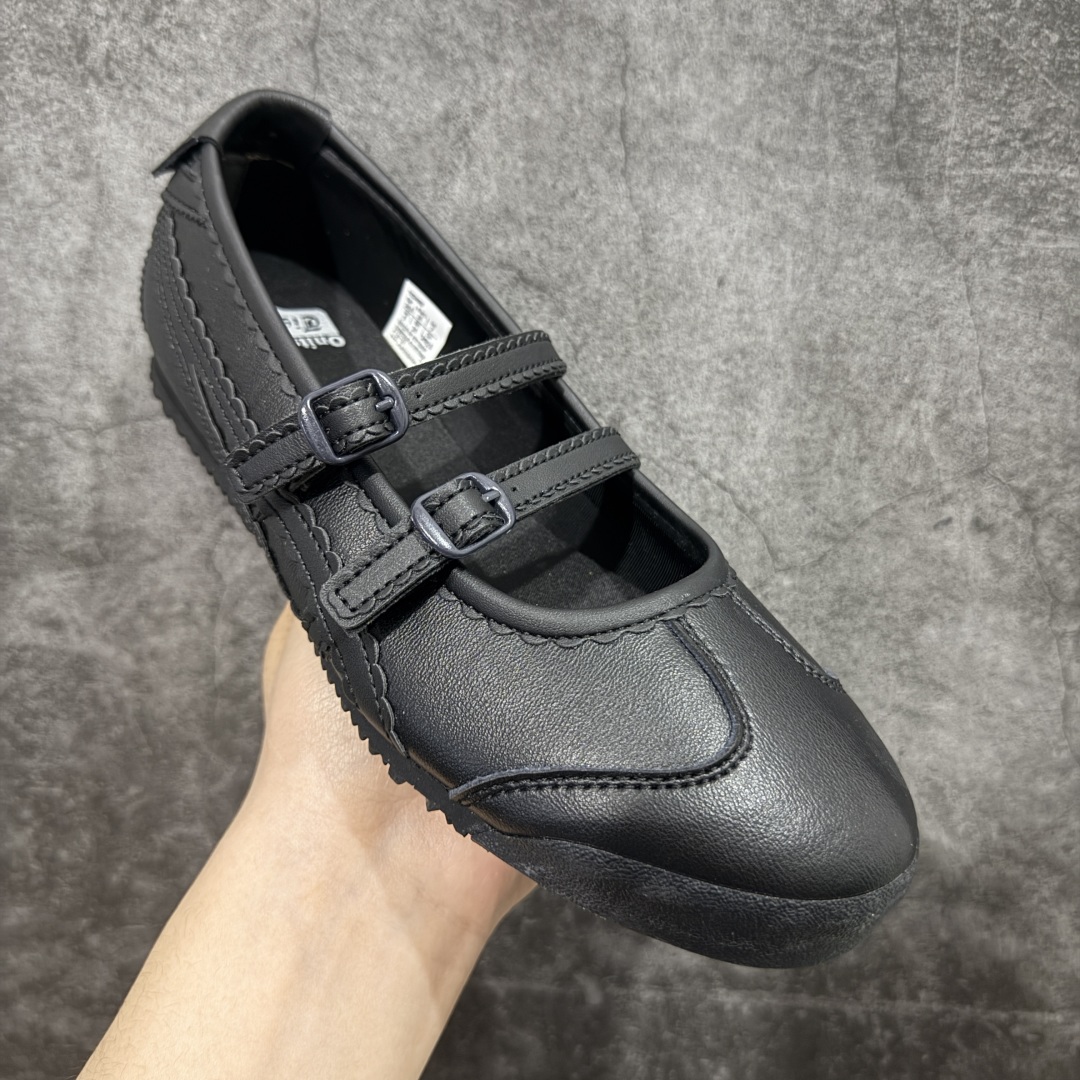 图片[3]-【公司级】Onitsuka Tiger鬼塚虎 鬼冢虎MEXICO 66 TGRS 平跟 玛丽珍鞋款演绎芭蕾风潮 整鞋采用银色金属光泽材质镜面效果，配合渐变奶油色皮革拼接，与立体镂空双滑动扣装饰，3秒完成松紧调节，呈现出轻盈且充满未来感的视觉效果。 鞋侧标志性的虎爪纹搭配白色缝线与鞋头弧线巧妙呼应，波浪形边缘设计打破传统运动鞋的棱角感，既保证运动功能性，又延续了MEXICO 66系列特有的复古跑鞋基因。 无论是日常出行还是运动场合，在光线下会折射出丝绸般的光晕，随手一拍就是赛博朋克大片既视感 尺码：36 37 37.5 38 39 39.5 40-选品中心