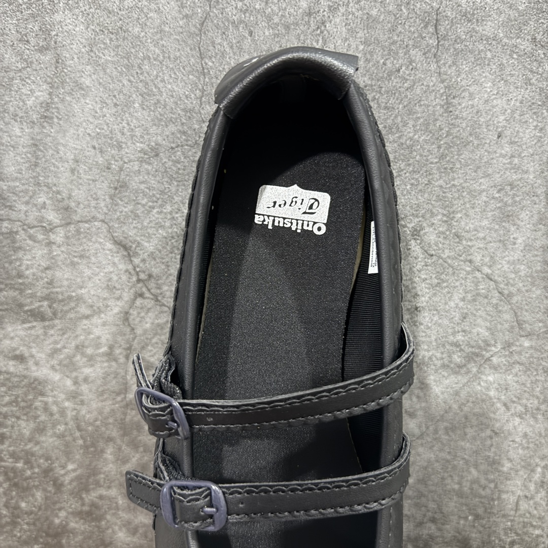 图片[8]-【公司级】Onitsuka Tiger鬼塚虎 鬼冢虎MEXICO 66 TGRS 平跟 玛丽珍鞋款演绎芭蕾风潮 整鞋采用银色金属光泽材质镜面效果，配合渐变奶油色皮革拼接，与立体镂空双滑动扣装饰，3秒完成松紧调节，呈现出轻盈且充满未来感的视觉效果。 鞋侧标志性的虎爪纹搭配白色缝线与鞋头弧线巧妙呼应，波浪形边缘设计打破传统运动鞋的棱角感，既保证运动功能性，又延续了MEXICO 66系列特有的复古跑鞋基因。 无论是日常出行还是运动场合，在光线下会折射出丝绸般的光晕，随手一拍就是赛博朋克大片既视感 尺码：36 37 37.5 38 39 39.5 40-选品中心
