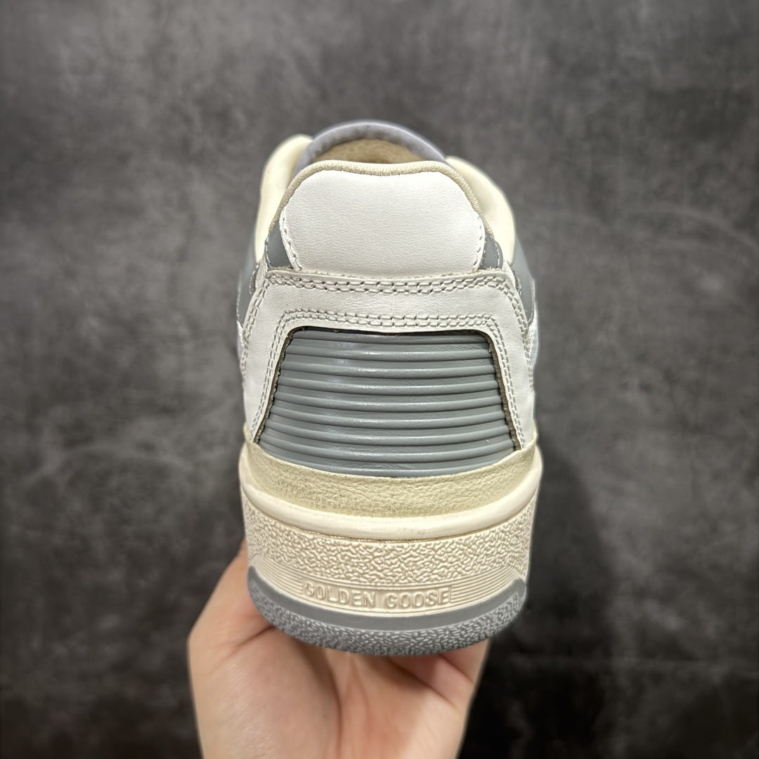 图片[4]-【广东纯原版本】GGDB Golden Goose Deluxe Brand Forty2 2025春季新款厚底星星板鞋小脏鞋新款厚底脏脏鞋情侣款休闲板鞋时尚百搭星星小白鞋 ！ GGDB新色小脏鞋火红程度比小白鞋还要早，打破传统审美，小脏鞋做到了！明星私服上脚示范 就是这么百搭 ！再也不用担心洗鞋的问题啦！进口牛皮鞋面，毛巾布+透气网里，Tpu大底橡胶组合大底配意大利进口高发泡沿条！独家开模乳胶垫 3.5cm内增高鞋垫，内增高藏的特别好，一般人不会发现我们有内增高，鞋垫是单独的，可以取出！鞋子手工打磨上色，做旧效果超级复古！最新配色！配全套包装防尘袋！ 尺码：35 36 37 38 39 40 41 42 43 44-选品中心