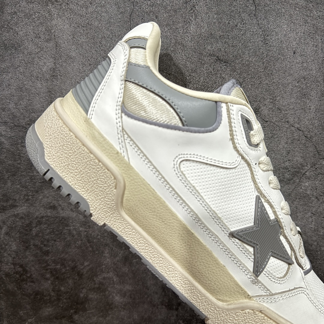 图片[7]-【广东纯原版本】GGDB Golden Goose Deluxe Brand Forty2 2025春季新款厚底星星板鞋小脏鞋新款厚底脏脏鞋情侣款休闲板鞋时尚百搭星星小白鞋 ！ GGDB新色小脏鞋火红程度比小白鞋还要早，打破传统审美，小脏鞋做到了！明星私服上脚示范 就是这么百搭 ！再也不用担心洗鞋的问题啦！进口牛皮鞋面，毛巾布+透气网里，Tpu大底橡胶组合大底配意大利进口高发泡沿条！独家开模乳胶垫 3.5cm内增高鞋垫，内增高藏的特别好，一般人不会发现我们有内增高，鞋垫是单独的，可以取出！鞋子手工打磨上色，做旧效果超级复古！最新配色！配全套包装防尘袋！ 尺码：35 36 37 38 39 40 41 42 43 44-选品中心