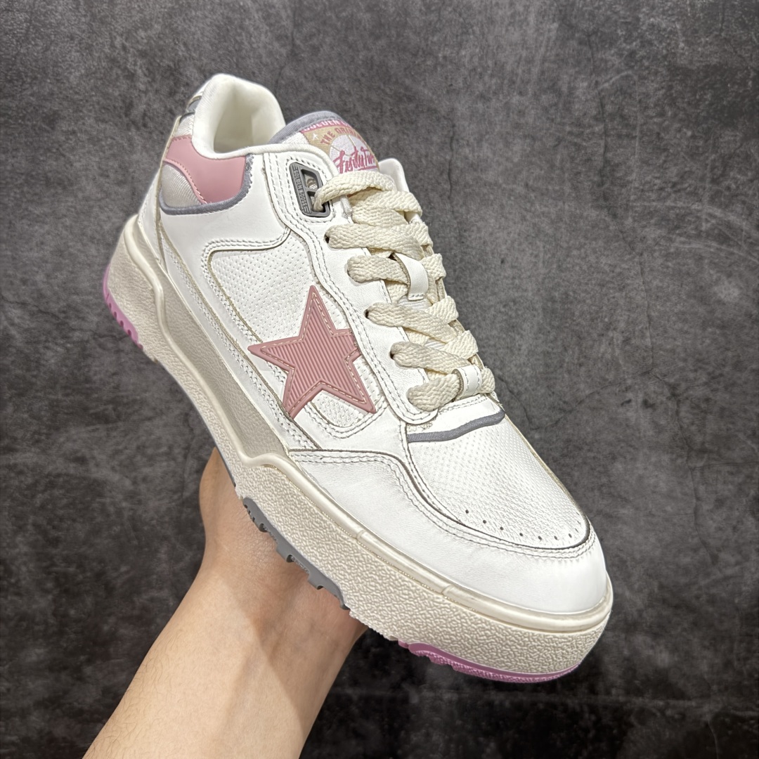 图片[3]-【广东纯原版本】GGDB Golden Goose Deluxe Brand Forty2 2025春季新款厚底星星板鞋小脏鞋新款厚底脏脏鞋情侣款休闲板鞋时尚百搭星星小白鞋 ！ GGDB新色小脏鞋火红程度比小白鞋还要早，打破传统审美，小脏鞋做到了！明星私服上脚示范 就是这么百搭 ！再也不用担心洗鞋的问题啦！进口牛皮鞋面，毛巾布+透气网里，Tpu大底橡胶组合大底配意大利进口高发泡沿条！独家开模乳胶垫 3.5cm内增高鞋垫，内增高藏的特别好，一般人不会发现我们有内增高，鞋垫是单独的，可以取出！鞋子手工打磨上色，做旧效果超级复古！最新配色！配全套包装防尘袋！ 尺码：35 36 37 38 39 40 41 42 43 44-选品中心