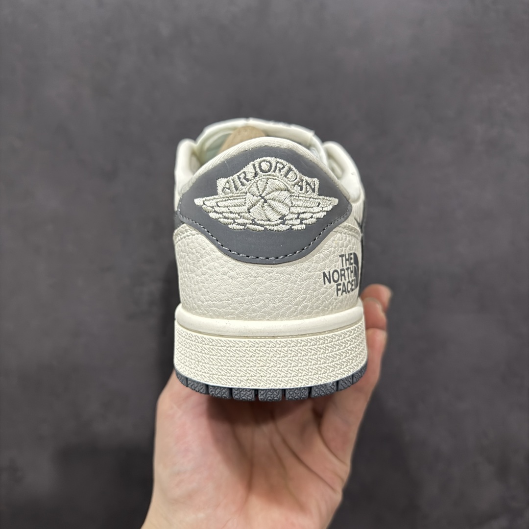 280  【定制版】Travis Scott x Fragment Design x Air Jordan 1 Low OG SP AJ1 乔1 北面联名 米灰波浪 低帮文化休闲板鞋 XS2024-013