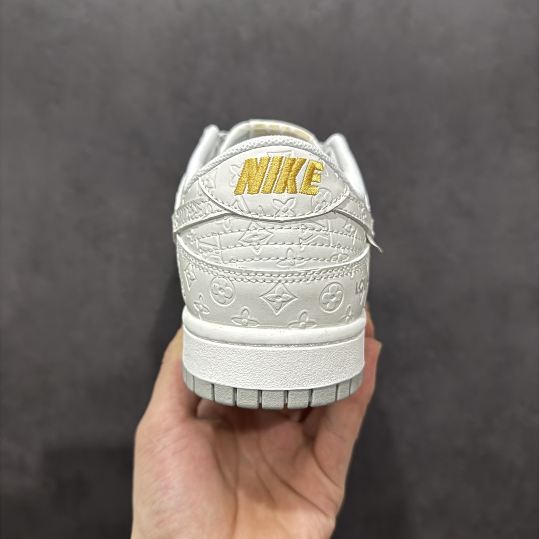  
【定制版】Nike SB Dunk Low LV联名 灰白暗印花 周年高端定制 低帮休闲板鞋 XX3