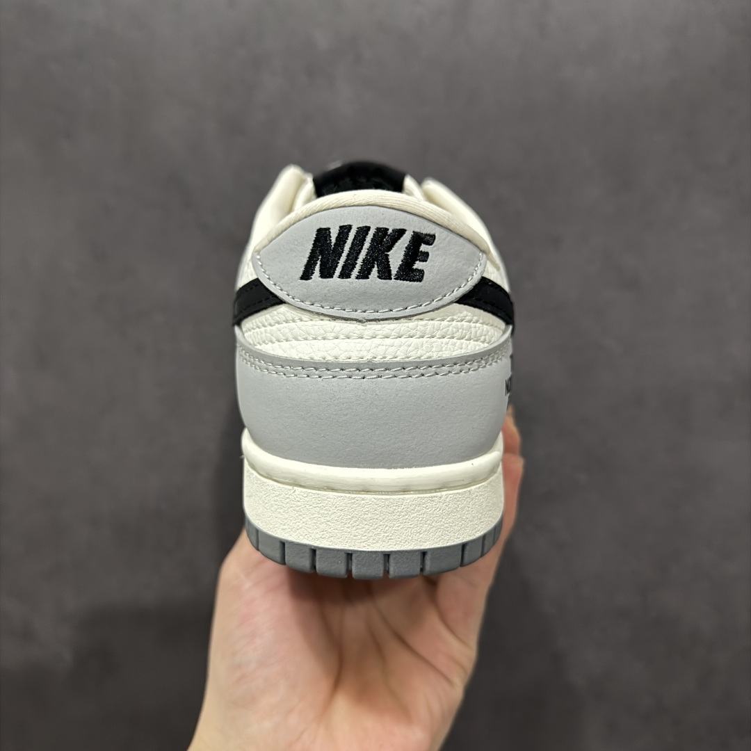  
【定制版】海外爆款限量发售！高端定制Nike SB Dunk Low 北面联名--- 白黑灰 高端定