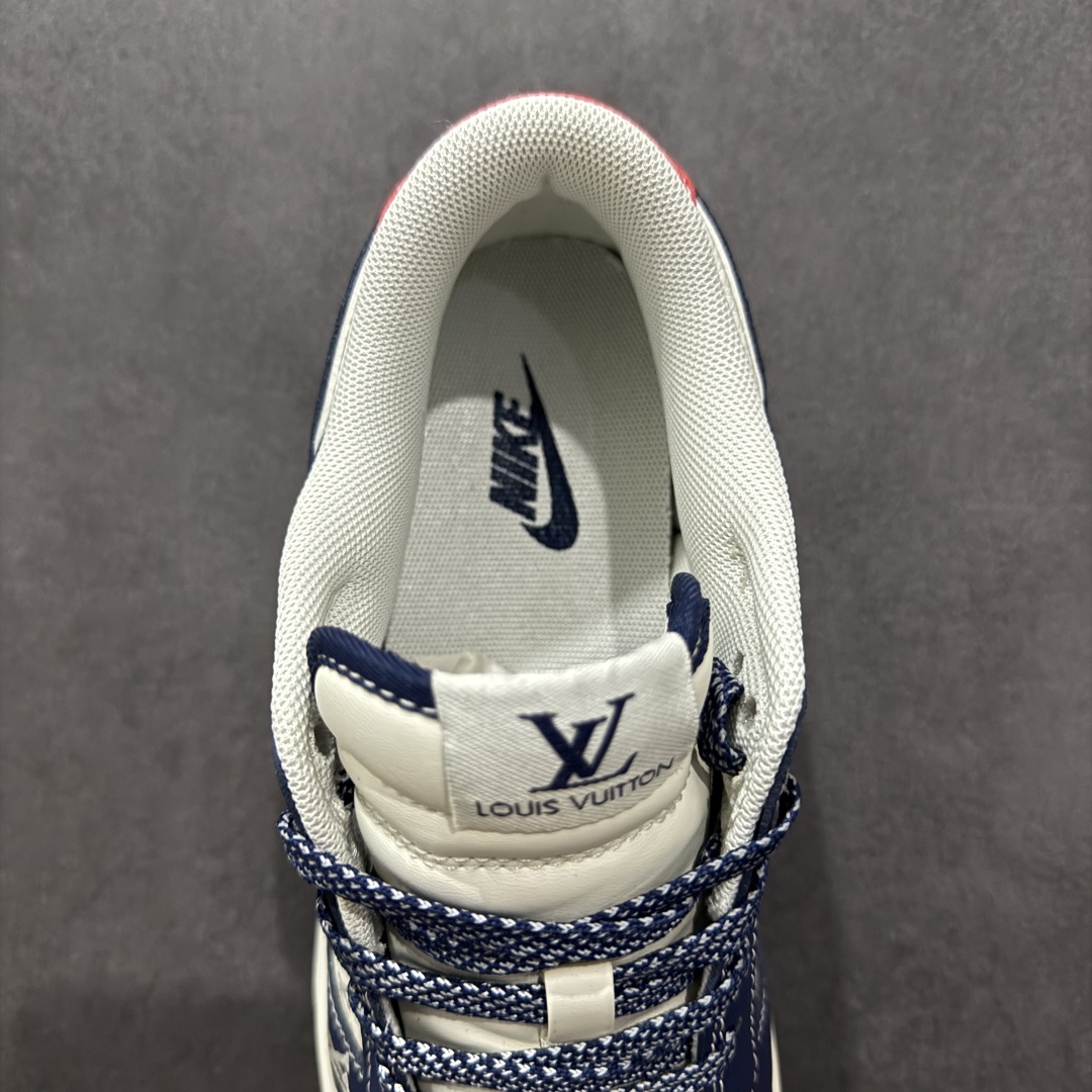  
【定制版】海外爆款限量发售！高端定制Nike SB Dunk Low LV联名--- 奶白深蓝印花 