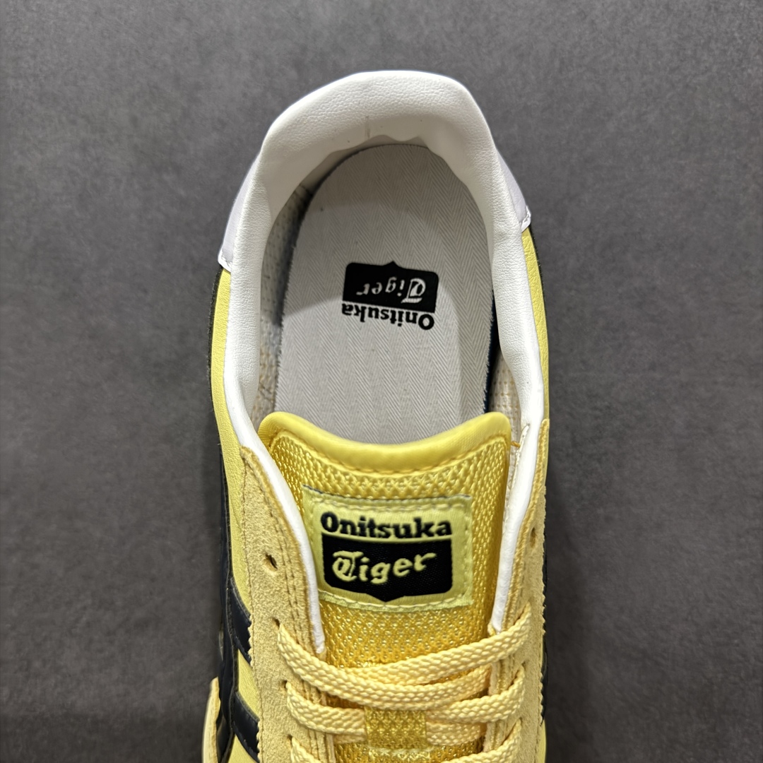 图片[7]-【公司级】Onitsuka Tiger鬼塚虎/鬼冢虎阿甘鞋EDR 78™休闲鞋78系列 中性休闲运动鞋 复古风的日常百搭神器它的设计灵感来源于经典跑步鞋，简约又不失时尚感。经典配色让整双鞋看起来特别温暖，搭配牛仔裤或者休闲裤都非常合适。鞋身采用优质材料制成，穿着起来轻便又舒适，长时间走路也不会觉得累。这双鞋的设计细节也很用心，鞋底纹路清晰，抓地力强，适合各种场合。无论是日常通勤还是周末出游，它都能成为你的最佳拍档。 尺码： 36-45 含半码 编码： FS220240-选品中心