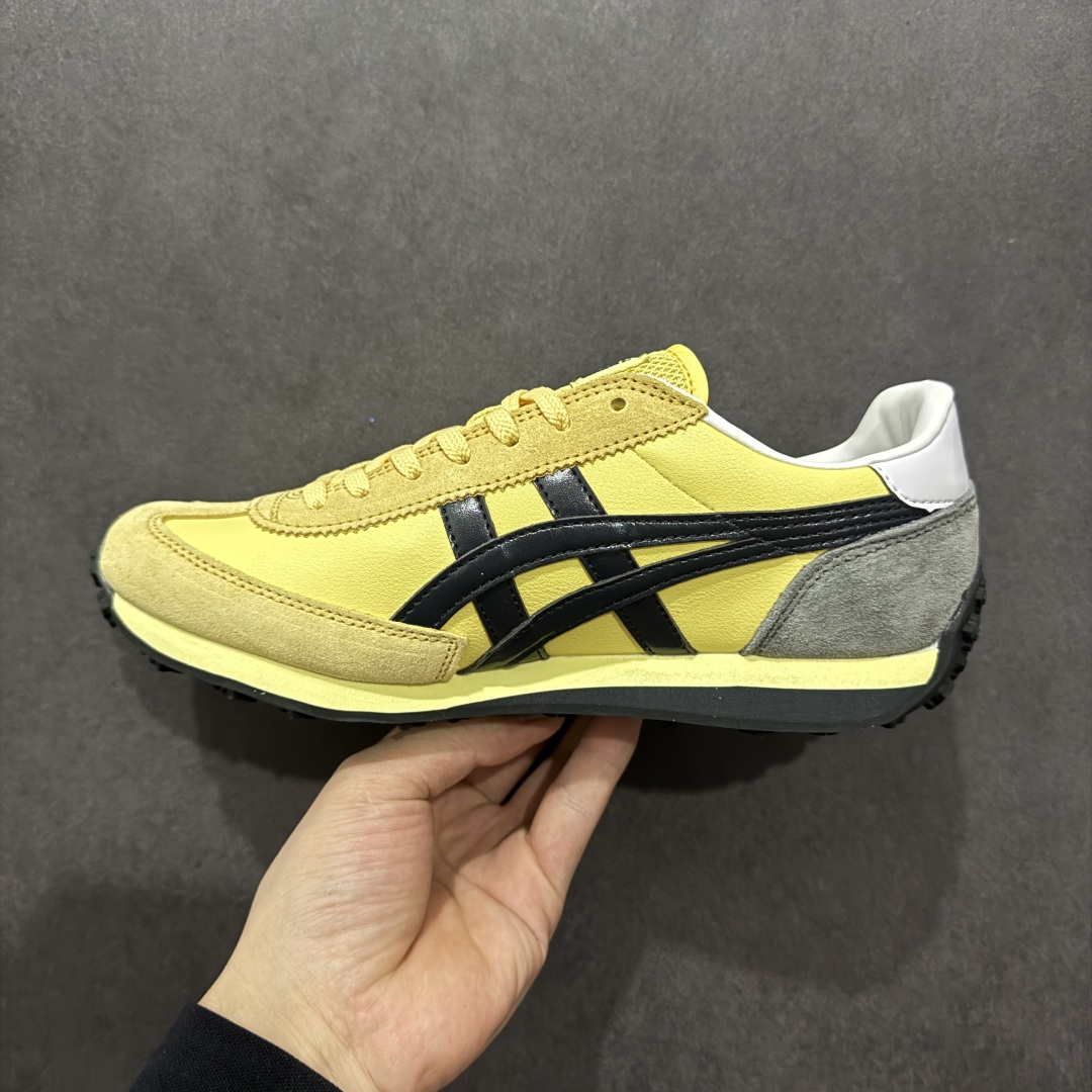 图片[2]-【公司级】Onitsuka Tiger鬼塚虎/鬼冢虎阿甘鞋EDR 78™休闲鞋78系列 中性休闲运动鞋 复古风的日常百搭神器它的设计灵感来源于经典跑步鞋，简约又不失时尚感。经典配色让整双鞋看起来特别温暖，搭配牛仔裤或者休闲裤都非常合适。鞋身采用优质材料制成，穿着起来轻便又舒适，长时间走路也不会觉得累。这双鞋的设计细节也很用心，鞋底纹路清晰，抓地力强，适合各种场合。无论是日常通勤还是周末出游，它都能成为你的最佳拍档。 尺码： 36-45 含半码 编码： FS220240-选品中心