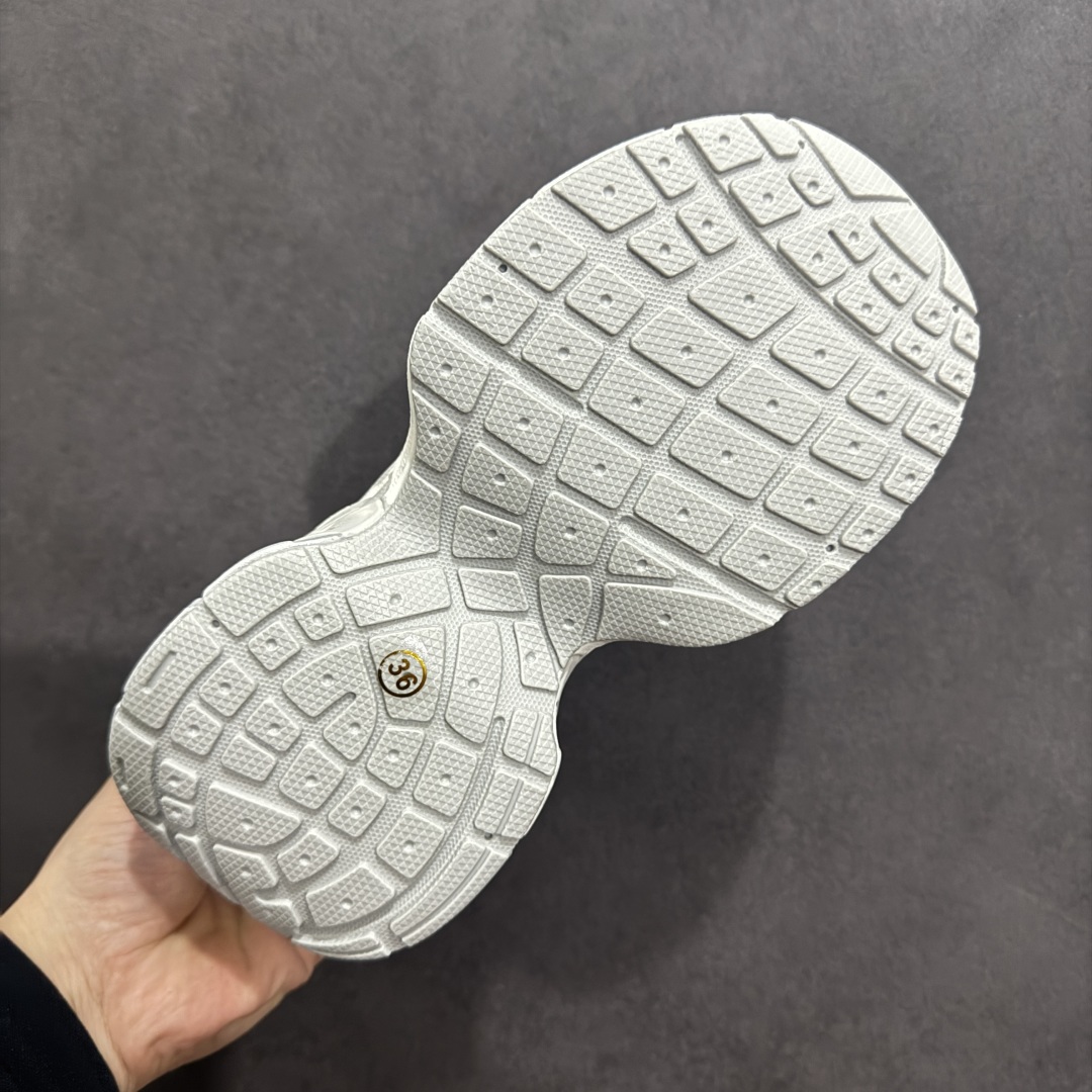 图片[9]-【公司级】广东大厂出品 2025赵露思同款，新晋潮流鞋靴品GGCC 7CM厚底增高 GG-CC 苏茵茵 线下网销热款 银月白色 月牙底珍珠老爹鞋 春日踏青舒适度和少女感我都要 老爹鞋鞋界的白月光🌙 银白配色好温柔 缎带蝴蝶结/珍珠鞋扣/月牙底 柔软有弹性的月牙底和增加舒适度显腿长的7cm内增高 长时间走路和站立都不累脚舒适度和少女感 货号：G25S2507 尺码：35 36 37 38 39 40-选品中心