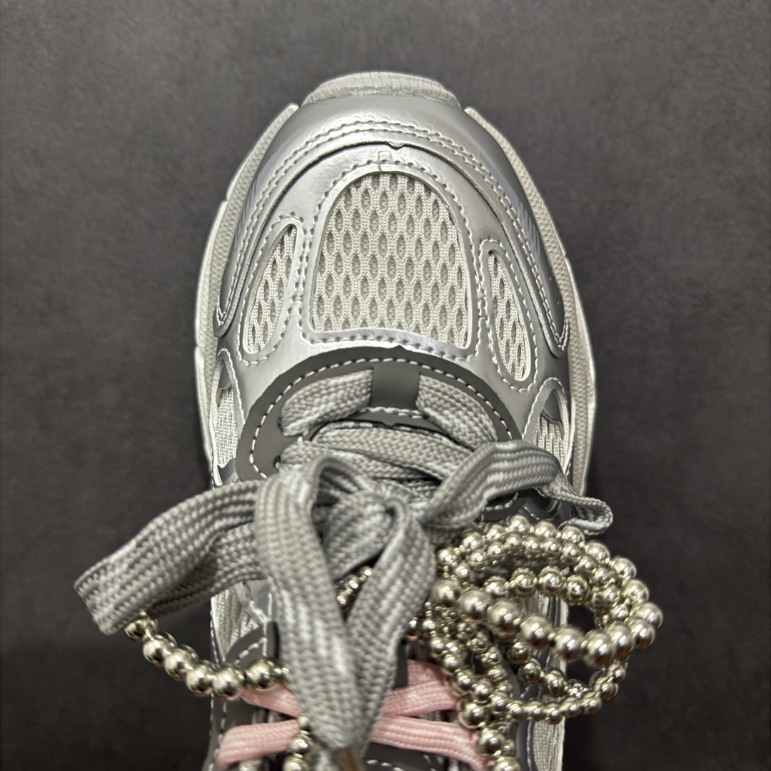 图片[8]-【公司级】广东大厂出品 2025赵露思同款，新晋潮流鞋靴品GGCC 7CM厚底增高 GG-CC 苏茵茵 线下网销热款 银月白色 月牙底珍珠老爹鞋 春日踏青舒适度和少女感我都要 老爹鞋鞋界的白月光🌙 银白配色好温柔 缎带蝴蝶结/珍珠鞋扣/月牙底 柔软有弹性的月牙底和增加舒适度显腿长的7cm内增高 长时间走路和站立都不累脚舒适度和少女感 货号：G25S2507 尺码：35 36 37 38 39 40-选品中心