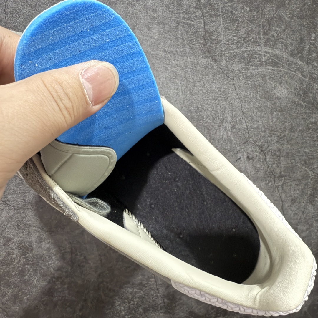 图片[9]-【纯原LW版】Adidas Originals Gazelle Indoor 防滑低帮T头德训鞋 GZ复古系列 灰熊 IF1807 纯原大厂LW工厂出货💪🏻 正确猪八材料 毛绒感质感都特别强 非普通版本 市场顶级版本完美还原zp细节，注意区别市场任何版本，完全不是一路货色‼️ 全鞋原材料打造，无任何色差，正确鞋型，后跟港宝材料定型，正确微透生胶大底，反口内里头层细腻小牛皮，纸板中底 鞋垫背胶，侧面正确烫金压印字母，所有细节完美还原‼️ 尺码：35.5 36 36.5 37 38 38.5 39 40 40.5 41 42 42.5 43 44 44.5 45-选品中心