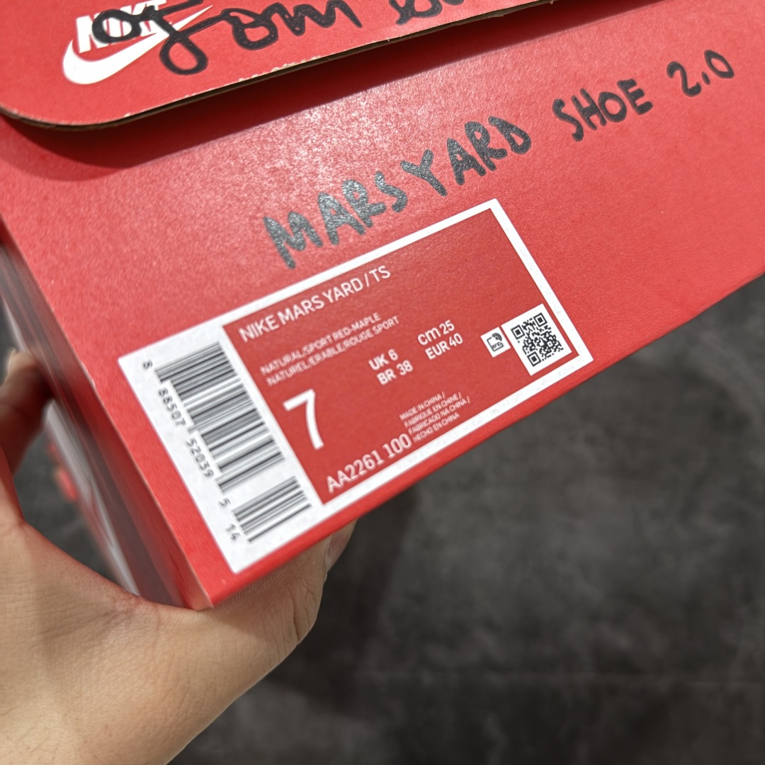 图片[9]-【纯原版】Tom Sachs x NK Craft Mars Yard 2.0 联名宇航员神游太空百搭休闲运动透气慢跑鞋 复古做旧黄红勾 AA2261-100 正确原厂钢印 正确中底针车工艺 原装配件原盒原标 原装进口鞋垫 进口乳胶#原档案私模大底打造 韩国大宇原厂网纱 台湾进口丝绒猪巴革材质饰片 中底外后侧带四杠竖纹原装鞋垫 泡棉乳胶缓震 全套完美原装配件及包装物 尺码：36 36.5 37.5 38 38.5 39 40 40.5 41 42 42.5 43 44 44.5 45-选品中心