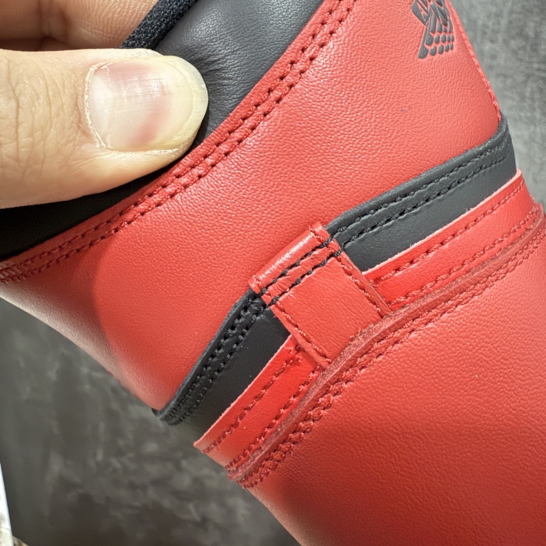 图片[2]-【DG2.0纯原】Jordan Air Jordan 1 High \’85“Bred”禁穿 2025年复刻 舒适百搭 耐磨透气 高帮 复古篮球鞋 男款 黑红 国内版 HV6674-067 高端零售特供批次 产品品控稳定性领先行业 各方面均可对飙LJR版 良心定价不杀猪 SZ原厂全套原楦原纸板冲刀磨具开发 原厂皮料加持 原厂港宝加持定型后跟R度完美 同源原厂电绣 飞翼针数密度立体效果一致 百分百一致原鞋 原厂拉帮工艺 针距密度一致 后跟弧度收口自然不对折 极致一眼正品既视感 进口玻璃冲刀皮料裁剪零毛边 全鞋电脑针车工艺 品控清洁度最高QC检验标准 免检产品 原厂订购鞋盒、鞋标、防尘纸、鞋撑、鞋带 追求极致的原厂味道 尺码：40.5 41 42 42.5 43 44 44.5 45 46 47.5-选品中心