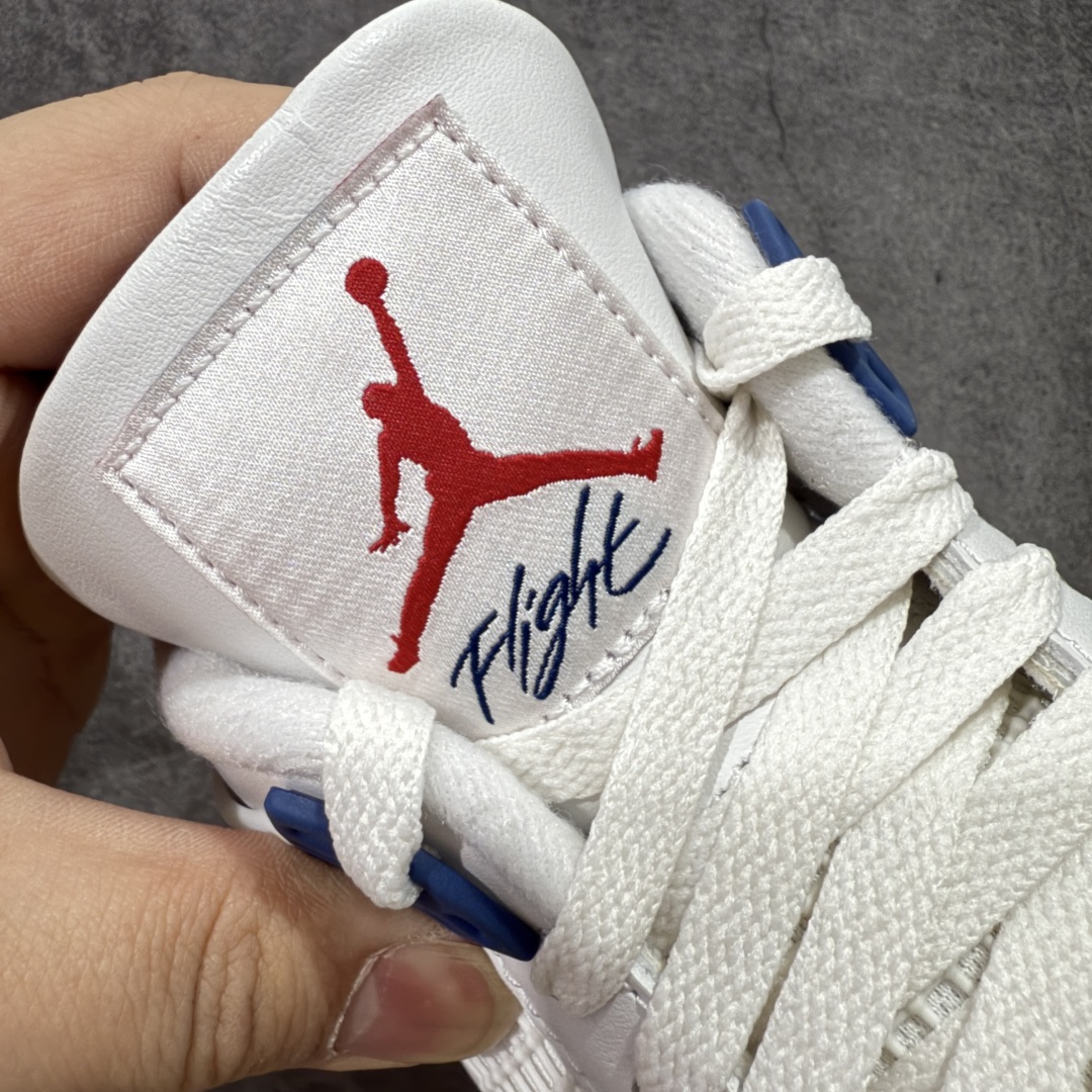 图片[7]-【PK纯原】NK SB x Air Jordan AJ4 联名海军蓝 白蓝 DR5415-100 全套原纸板楦头开发 原厂特供皮料加持 确保原汁原味 完美呈现四代版型 一比一鞋头弧度高度鞋身弧度 数据细节工艺流程均保持原鞋一致 原厂TPU网格鞋带扣 正确内里网布 菱角分明不变形无多余毛边 柔软性质感一致于原鞋 市场唯一原厂鞋扣模具 背面可见隐藏注塑口 原厂织唛标 原厂飞人电绣工艺 尾指中部跳三针 独家绑鞋带手法 印刷中底布 四线拉帮 米色美纹纸贴合固定 进口港宝加持 后跟自然饱满 全鞋荧光划线卡点 追求极致完美 每一双都是工艺品 多重QC质检 超越公司货的品控标准 实实在在的免检产品   尺码：40 40.5 41 42 42.5 43 44 44.5 45 46 47.5-选品中心