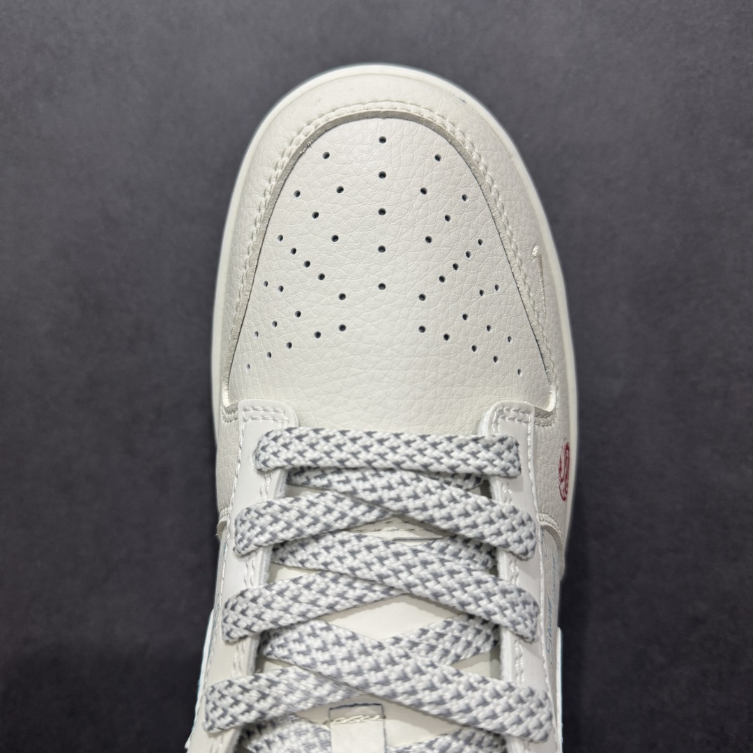  
【定制版】Nk SB Dunk Low 斯图西联名-米白蓝勾 周年高端定制 低帮休闲板鞋
#定制鞋盒