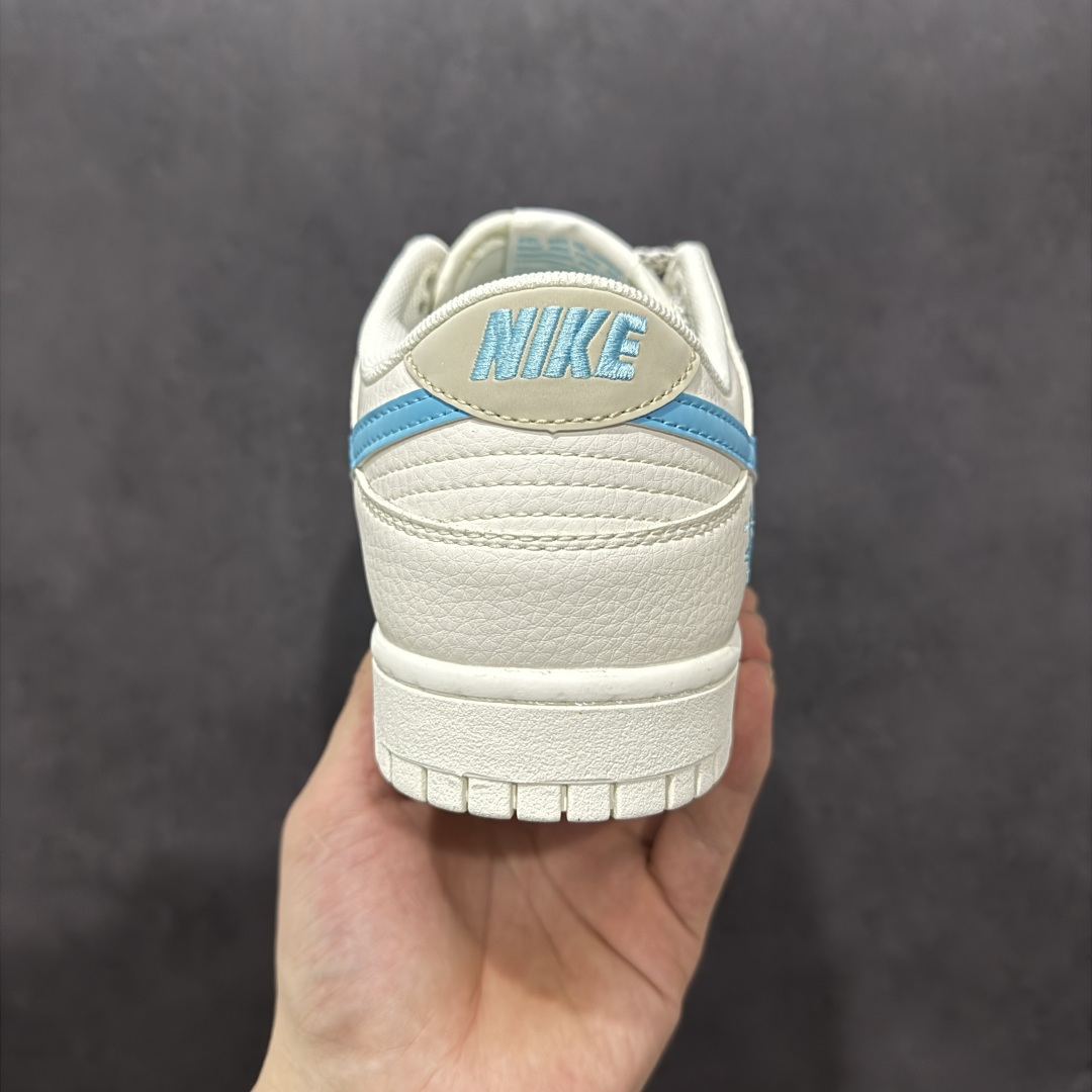  
【定制版】Nk SB Dunk Low 斯图西联名-米白蓝勾 周年高端定制 低帮休闲板鞋
#定制鞋盒