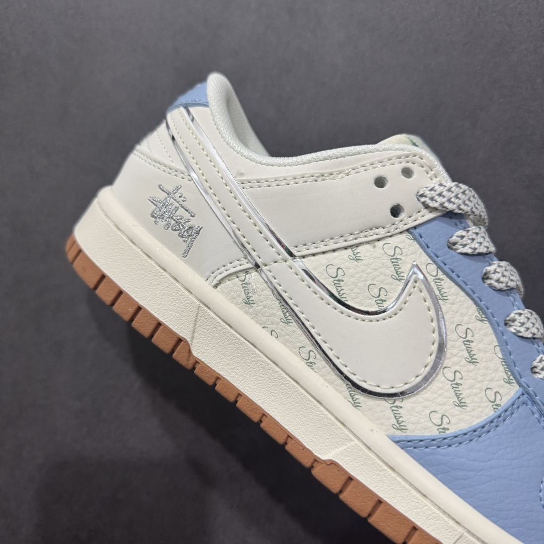  
【定制版】Nike SB Dunk Low 斯图西联名 白蓝生胶 周年高端定制 低帮休闲板鞋 ZH2