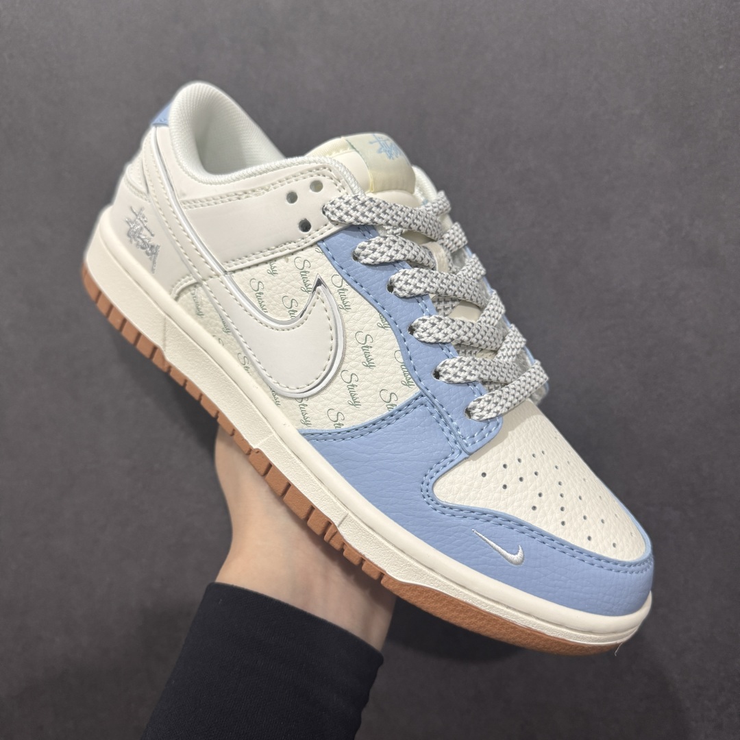  
【定制版】Nike SB Dunk Low 斯图西联名 白蓝生胶 周年高端定制 低帮休闲板鞋 ZH2