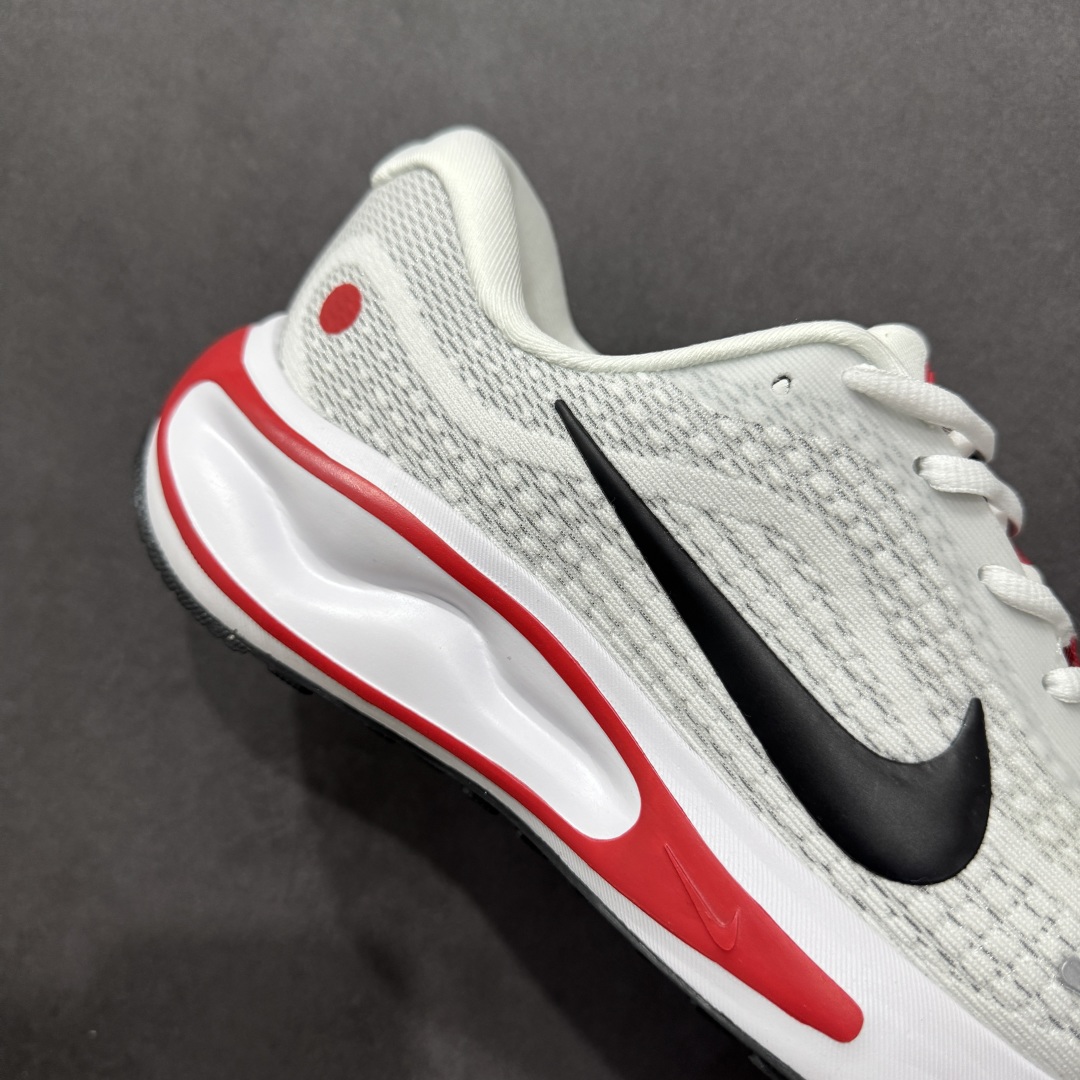 180  Nike Journey Run 2024 飞速跑步鞋    FN0228-103