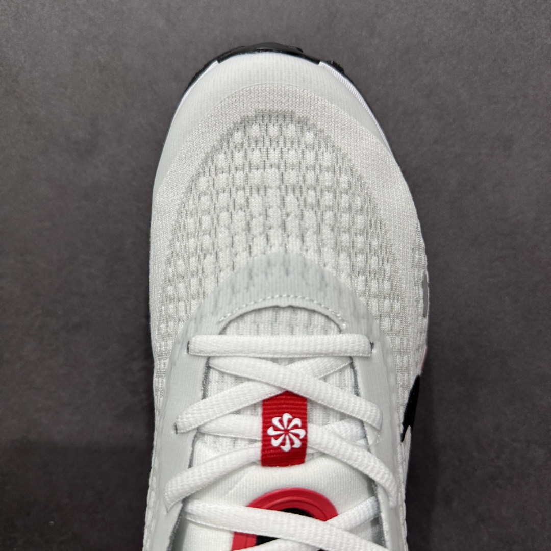 180  Nike Journey Run 2024 飞速跑步鞋    FN0228-103