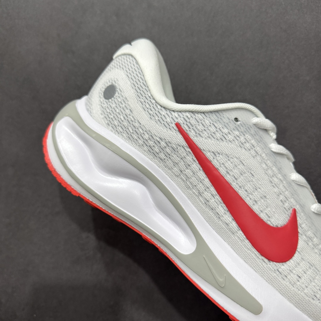 180  Nike Journey Run 2024 飞速跑步鞋  FN0228-106