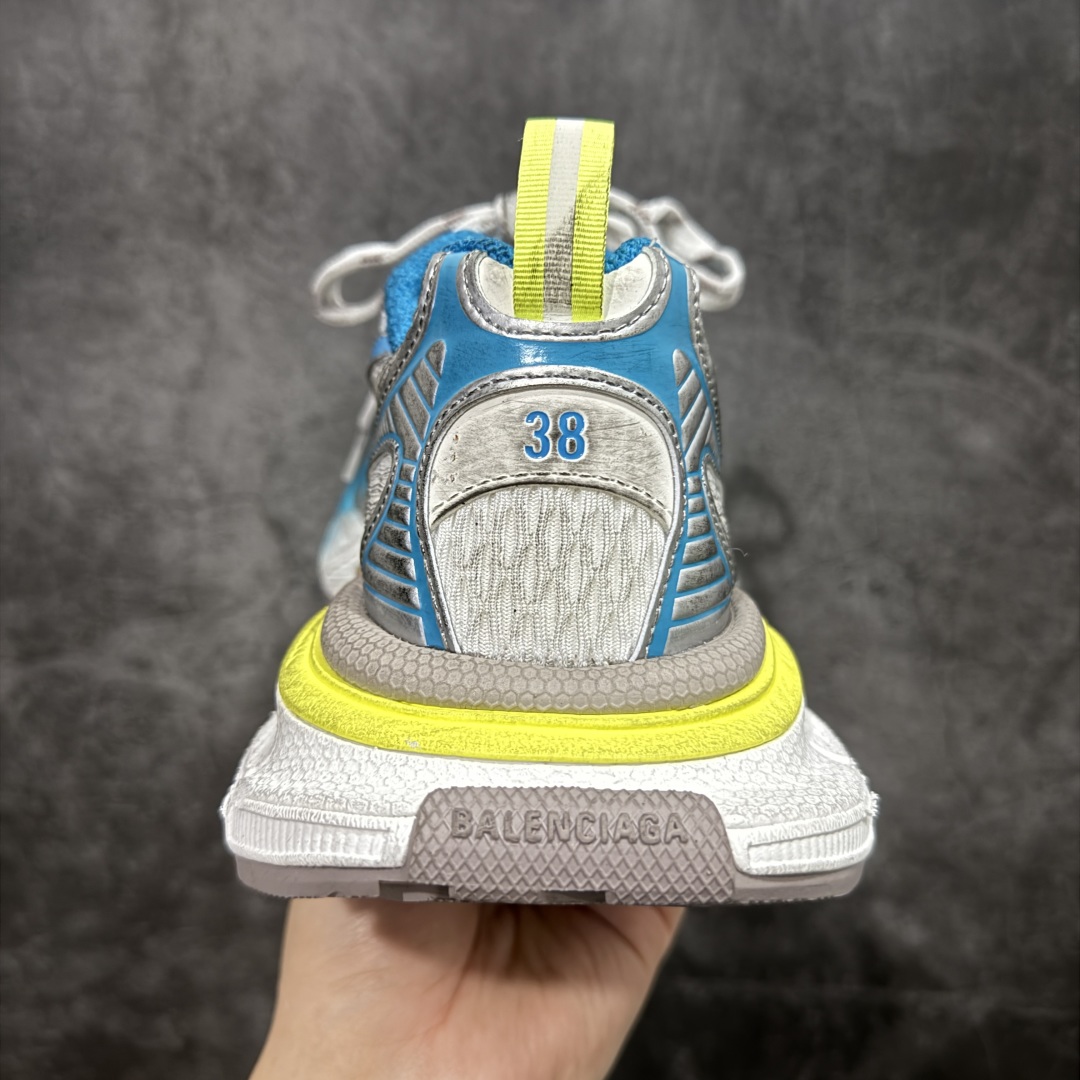 图片[4]-【XA版本】BALENCIAGA 3XL Sneakers 巴黎世家十代网布系带低帮走秀复古老爹鞋 全套原纸板楦头开发 最原汁原味的灵魂版型 全鞋荧光划线卡点 胶水把控整洁度追求极致完美 每一双都是工艺品 多重QC质检 超越公司货的品控标准 实实在在的免检产品 原盒原配 正确字体电绣 粗细、位置、大小正确 侧边TPU 透气孔匹配意产原版 正确分离大底 TPU软底 原版一致大底LOGO 立体感十足 原厂皮料水洗做旧 采购原厂网纱 不含皮革 网布材料和聚氨酯 磨损效果 鞋头边缘和后帮 Balenciaga 徽标 鞋面和后跟凸印尺码 鞋舌 3XL 橡胶品牌标识和反光细节 鞋帮拉袢和鞋舌拉祥 配反光细节 备用鞋带在鞋履前侧 可在穿着前取下 便于不同造型搭配 偏大一码 尺码：35-46-选品中心