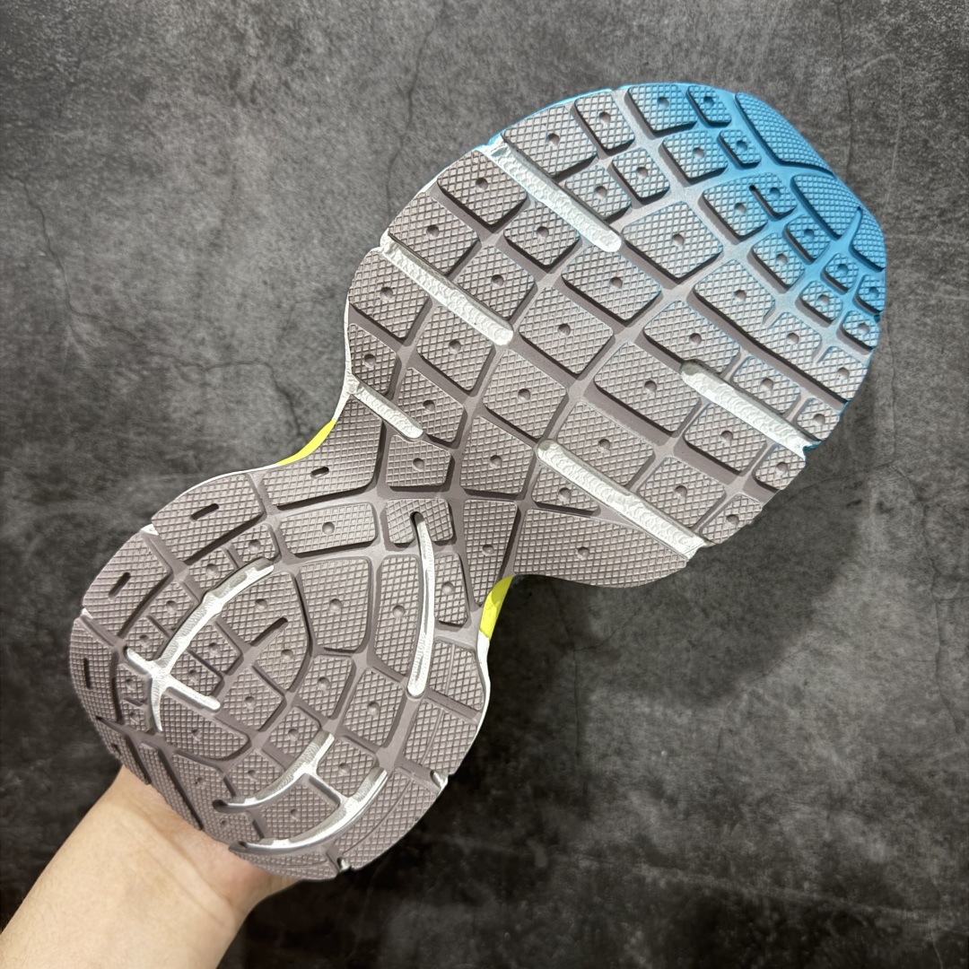 图片[9]-【XA版本】BALENCIAGA 3XL Sneakers 巴黎世家十代网布系带低帮走秀复古老爹鞋 全套原纸板楦头开发 最原汁原味的灵魂版型 全鞋荧光划线卡点 胶水把控整洁度追求极致完美 每一双都是工艺品 多重QC质检 超越公司货的品控标准 实实在在的免检产品 原盒原配 正确字体电绣 粗细、位置、大小正确 侧边TPU 透气孔匹配意产原版 正确分离大底 TPU软底 原版一致大底LOGO 立体感十足 原厂皮料水洗做旧 采购原厂网纱 不含皮革 网布材料和聚氨酯 磨损效果 鞋头边缘和后帮 Balenciaga 徽标 鞋面和后跟凸印尺码 鞋舌 3XL 橡胶品牌标识和反光细节 鞋帮拉袢和鞋舌拉祥 配反光细节 备用鞋带在鞋履前侧 可在穿着前取下 便于不同造型搭配 偏大一码 尺码：35-46-选品中心