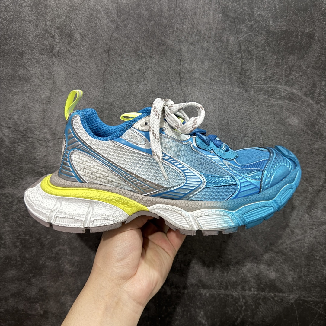 【XA版本】BALENCIAGA 3XL Sneakers 巴黎世家十代网布系带低帮走秀复古老爹鞋 全套原纸板楦头开发 最原汁原味的灵魂版型 全鞋荧光划线卡点 胶水把控整洁度追求极致完美 每一双都是工艺品 多重QC质检 超越公司货的品控标准 实实在在的免检产品 原盒原配 正确字体电绣 粗细、位置、大小正确 侧边TPU 透气孔匹配意产原版 正确分离大底 TPU软底 原版一致大底LOGO 立体感十足 原厂皮料水洗做旧 采购原厂网纱 不含皮革 网布材料和聚氨酯 磨损效果 鞋头边缘和后帮 Balenciaga 徽标 鞋面和后跟凸印尺码 鞋舌 3XL 橡胶品牌标识和反光细节 鞋帮拉袢和鞋舌拉祥 配反光细节 备用鞋带在鞋履前侧 可在穿着前取下 便于不同造型搭配 偏大一码 尺码:35-46-选品中心