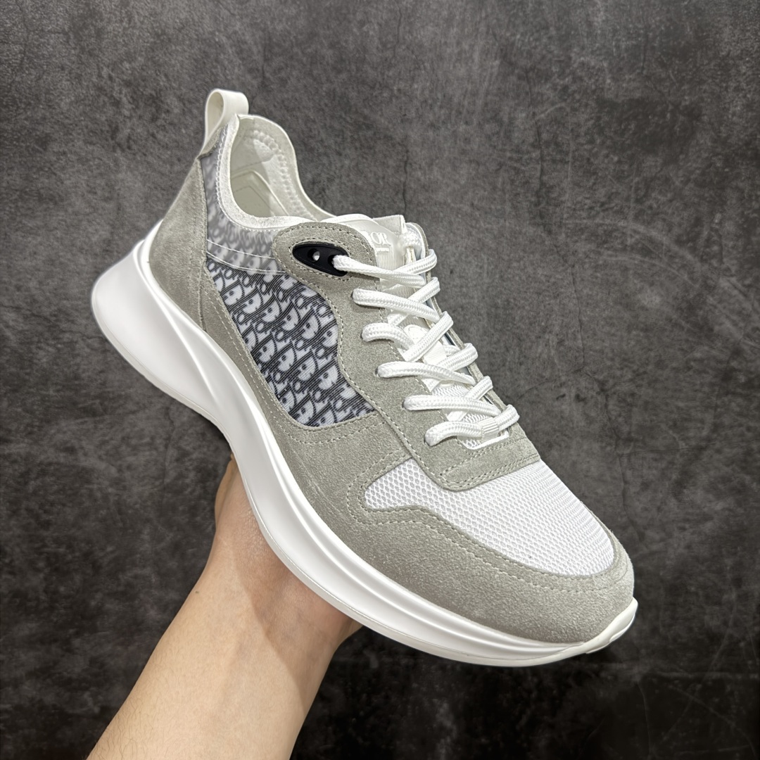 图片[3]-【外贸订单】 B25系列 Dior 运动鞋 跑步鞋 原版购入开发 这款 B25 Runner 运动鞋结合运动版型与 Dior 优雅的经典标识。采用迪奥灰和白色光滑牛皮革精心制作，饰以经典的米色和黑色 Oblique 印花提升格调。搭配白色纹理橡胶鞋底，可为各式休闲造型增添经典气质，更显精致 配送专柜精美包装，面料采用原版定制牛皮+Oblique 印花布 定制进口超细纤维 增高3.5CM 尺码： 40 41 42 43 44 45 46-选品中心