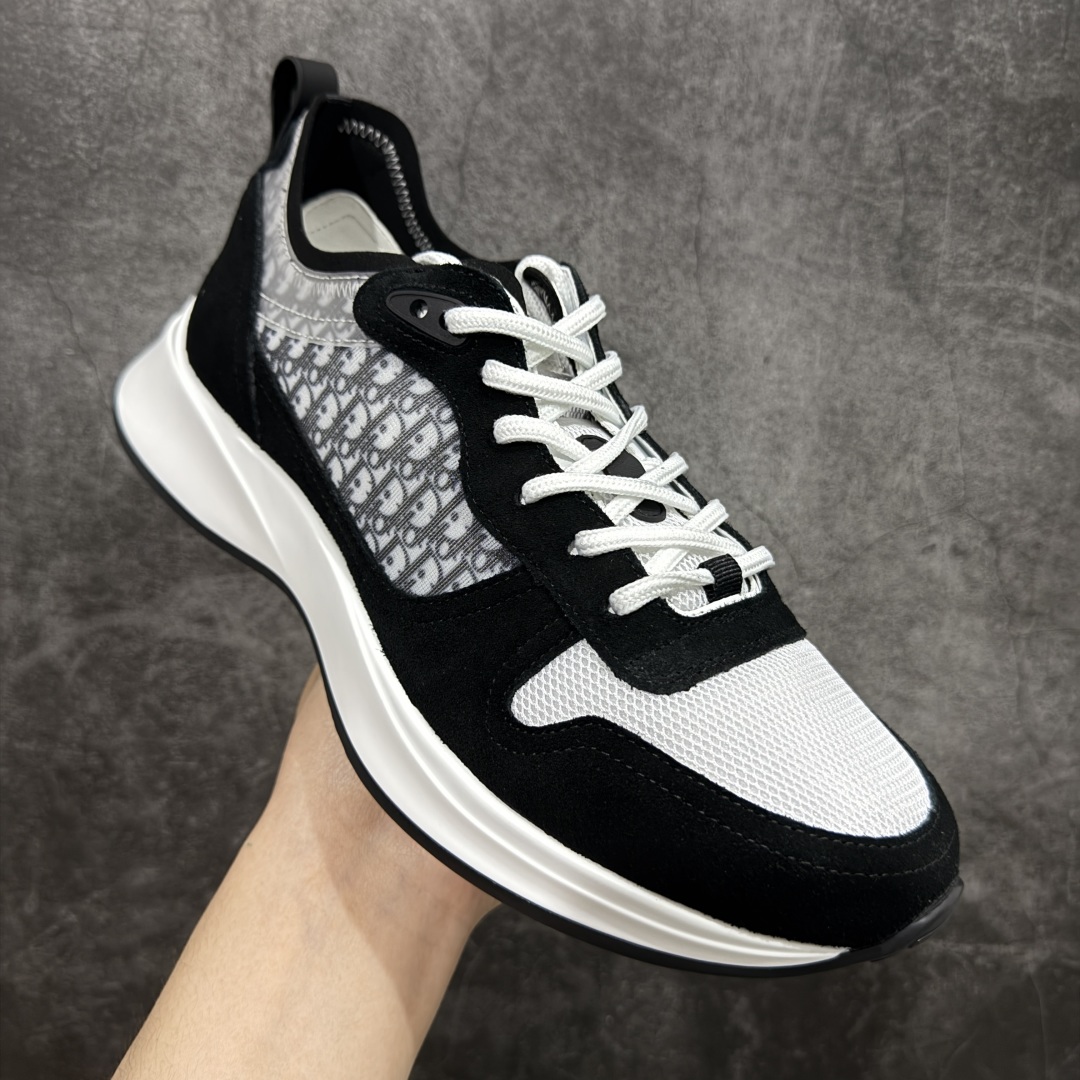 图片[3]-【外贸订单】 B25系列 Dior 运动鞋 跑步鞋 原版购入开发 这款 B25 Runner 运动鞋结合运动版型与 Dior 优雅的经典标识。采用迪奥灰和白色光滑牛皮革精心制作，饰以经典的米色和黑色 Oblique 印花提升格调。搭配白色纹理橡胶鞋底，可为各式休闲造型增添经典气质，更显精致 配送专柜精美包装，面料采用原版定制牛皮+Oblique 印花布 定制进口超细纤维 增高3.5CM 尺码： 40 41 42 43 44 45 46-选品中心