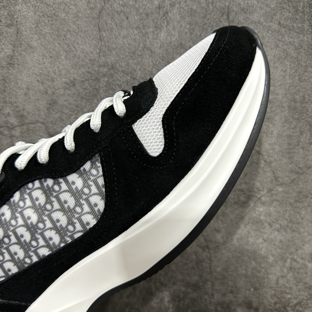 图片[6]-【外贸订单】 B25系列 Dior 运动鞋 跑步鞋 原版购入开发 这款 B25 Runner 运动鞋结合运动版型与 Dior 优雅的经典标识。采用迪奥灰和白色光滑牛皮革精心制作，饰以经典的米色和黑色 Oblique 印花提升格调。搭配白色纹理橡胶鞋底，可为各式休闲造型增添经典气质，更显精致 配送专柜精美包装，面料采用原版定制牛皮+Oblique 印花布 定制进口超细纤维 增高3.5CM 尺码： 40 41 42 43 44 45 46-选品中心