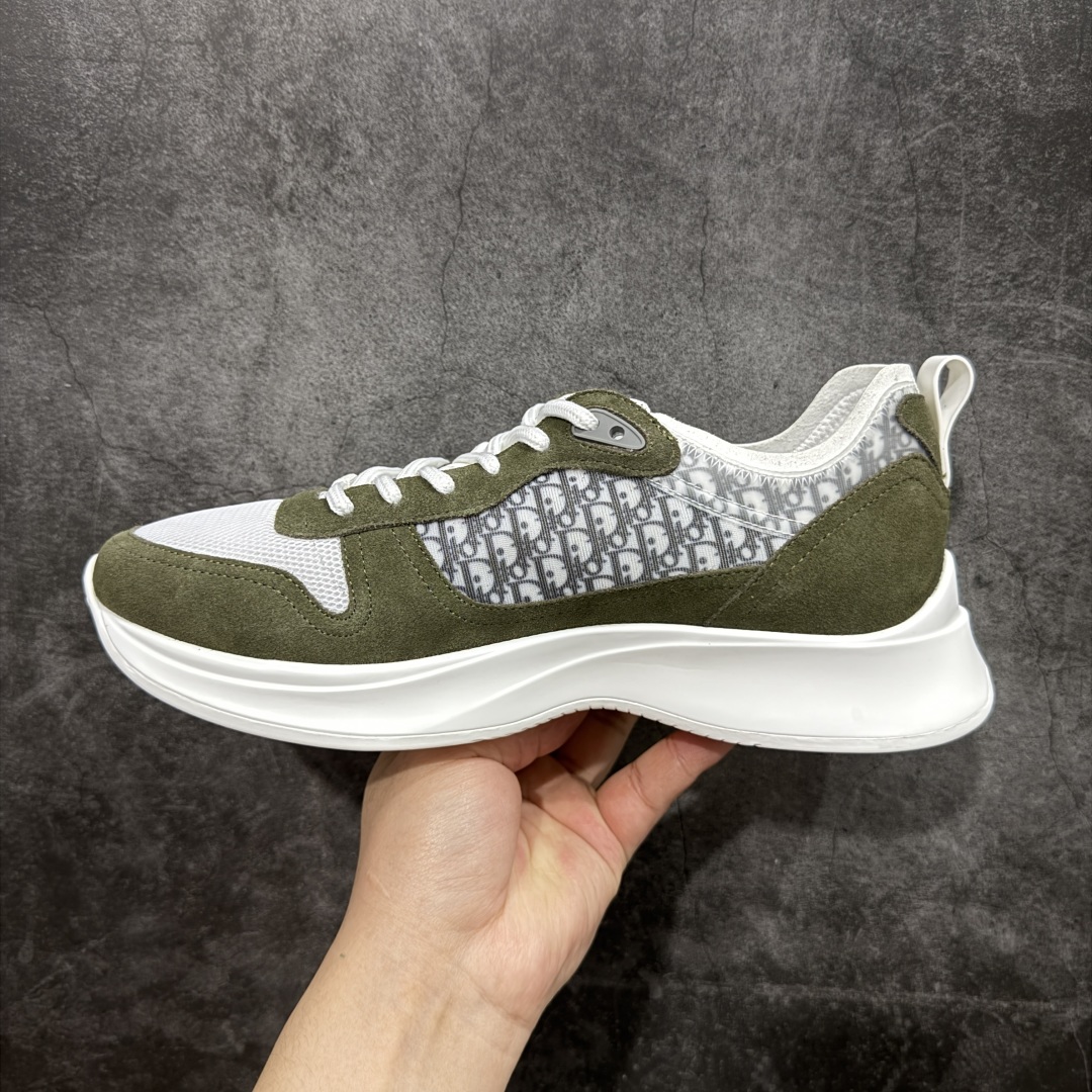 图片[2]-【外贸订单】 B25系列 Dior 运动鞋 跑步鞋 原版购入开发 这款 B25 Runner 运动鞋结合运动版型与 Dior 优雅的经典标识。采用迪奥灰和白色光滑牛皮革精心制作，饰以经典的米色和黑色 Oblique 印花提升格调。搭配白色纹理橡胶鞋底，可为各式休闲造型增添经典气质，更显精致 配送专柜精美包装，面料采用原版定制牛皮+Oblique 印花布 定制进口超细纤维 增高3.5CM 尺码： 40 41 42 43 44 45 46-选品中心