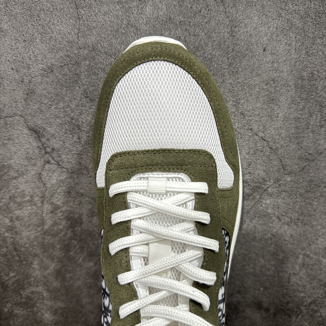 图片[5]-【外贸订单】 B25系列 Dior 运动鞋 跑步鞋 原版购入开发 这款 B25 Runner 运动鞋结合运动版型与 Dior 优雅的经典标识。采用迪奥灰和白色光滑牛皮革精心制作，饰以经典的米色和黑色 Oblique 印花提升格调。搭配白色纹理橡胶鞋底，可为各式休闲造型增添经典气质，更显精致 配送专柜精美包装，面料采用原版定制牛皮+Oblique 印花布 定制进口超细纤维 增高3.5CM 尺码： 40 41 42 43 44 45 46-选品中心