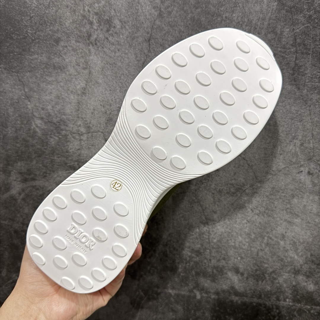 图片[9]-【外贸订单】 B25系列 Dior 运动鞋 跑步鞋 原版购入开发 这款 B25 Runner 运动鞋结合运动版型与 Dior 优雅的经典标识。采用迪奥灰和白色光滑牛皮革精心制作，饰以经典的米色和黑色 Oblique 印花提升格调。搭配白色纹理橡胶鞋底，可为各式休闲造型增添经典气质，更显精致 配送专柜精美包装，面料采用原版定制牛皮+Oblique 印花布 定制进口超细纤维 增高3.5CM 尺码： 40 41 42 43 44 45 46-选品中心