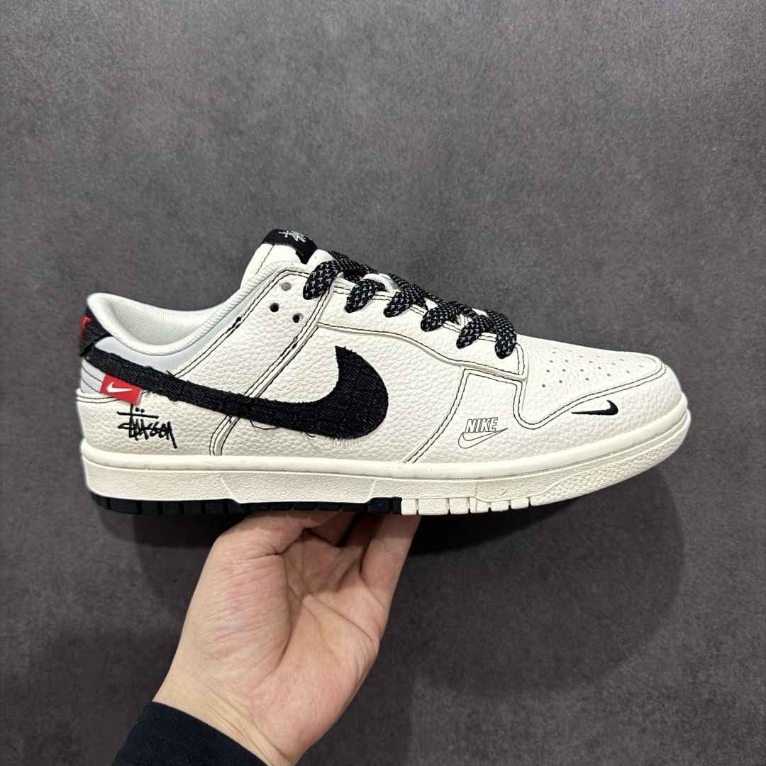 【定制版】Nike SB Dunk Low 斯图西联名 双拼黑布勾 周年高端定制 低帮休闲板鞋 ZH2598-266  #定制鞋盒 大厂纯原品质出货 超高清洁度 皮料切割干净无任何毛边 细节完美   尺码:36 36.5 37.5 38 36.5 39 40 40.5 41 42 42.5 43 44 44.5 45-选品中心