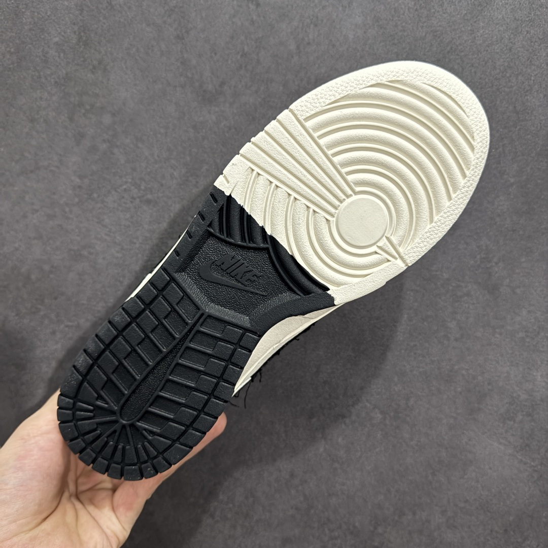 图片[9]-【定制版】Nike SB Dunk Low 斯图西联名 双拼黑布勾 周年高端定制 低帮休闲板鞋 ZH2598-266  #定制鞋盒 大厂纯原品质出货 超高清洁度 皮料切割干净无任何毛边 细节完美   尺码：36 36.5 37.5 38 36.5 39 40 40.5 41 42 42.5 43 44 44.5 45-选品中心