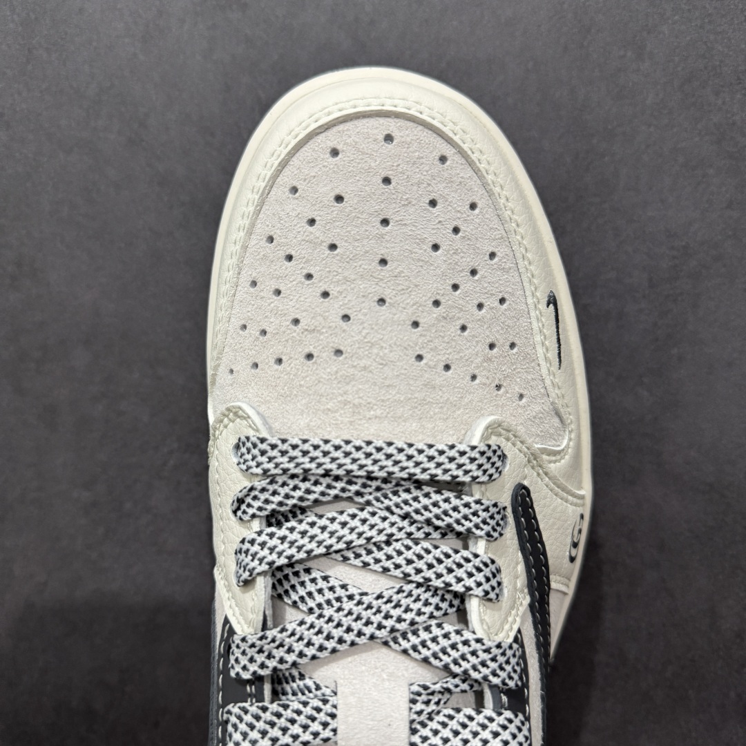 260  【定制版】Travis Scott x Nike Air Jordan 1 Low x GUCCI Air Jordan 1 Low 反转白灰小钩满天星倒钩 XS3086-012