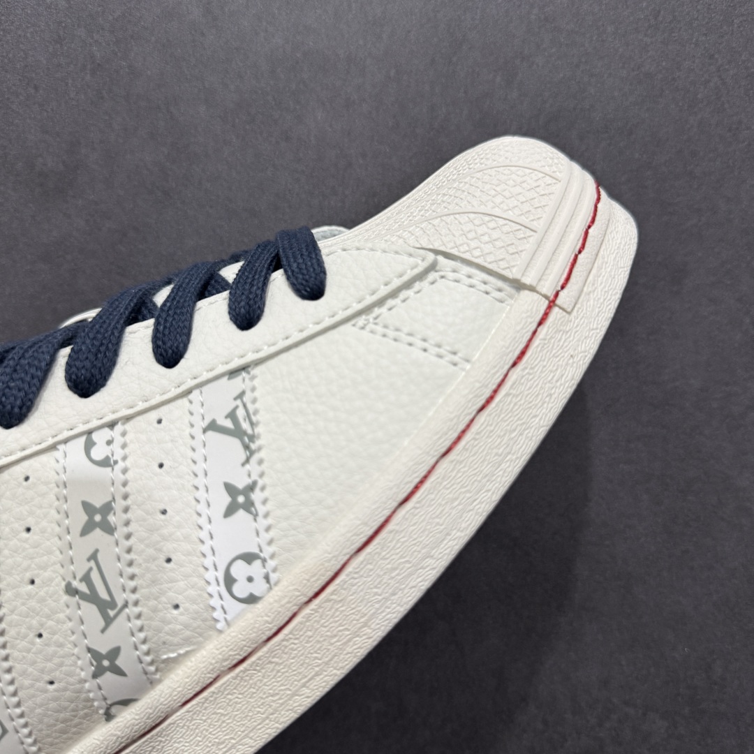  
【定制版】AD Originals Superstar x Louis Vuitton 白蓝
采用全
