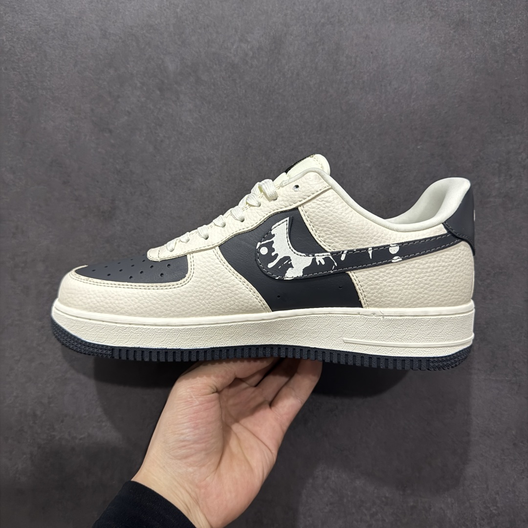 【定制版】Nike Air Force 1'07 Low 斯图西联名 米黑泼墨勾 空军一号低帮休闲板鞋 DF0188-042