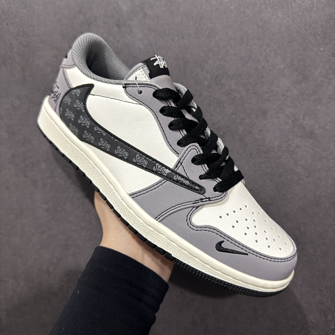 260   【定制版】Travis Scott x Fragment Design x Jordan Air Jordan 1 Low OG SP  “斯图西联名---奶白灰印刷”   XD1568-109