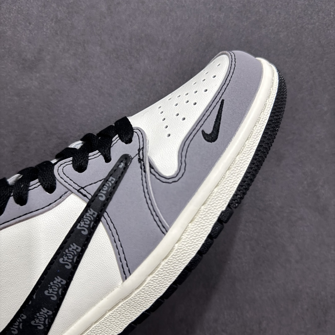 260   【定制版】Travis Scott x Fragment Design x Jordan Air Jordan 1 Low OG SP  “斯图西联名---奶白灰印刷”   XD1568-109