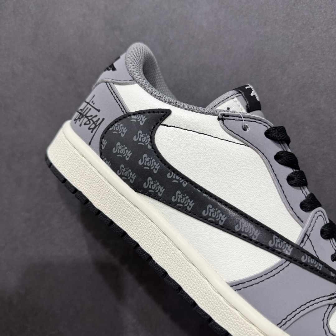 260   【定制版】Travis Scott x Fragment Design x Jordan Air Jordan 1 Low OG SP  “斯图西联名---奶白灰印刷”   XD1568-109