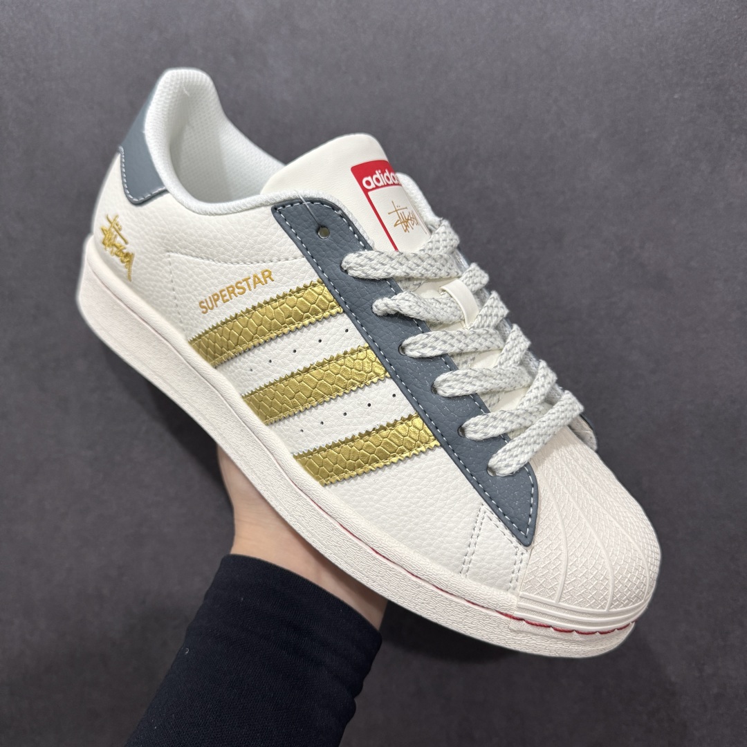  
【定制版】AD Originals Superstar x Stussy 白蓝金
采用全新头层拼接皮