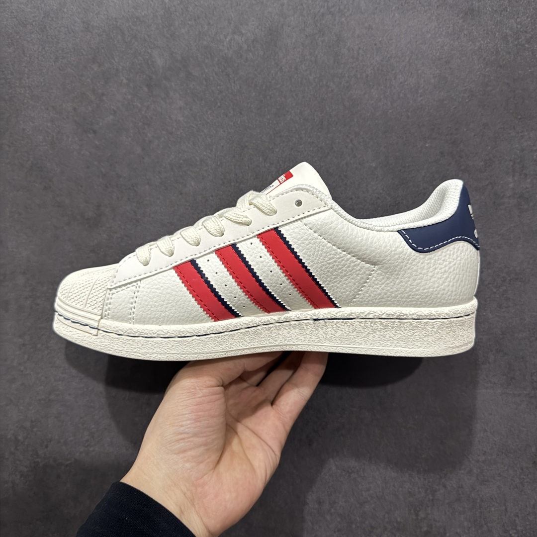  
【定制版】AD Originals Superstar x Louis Vuitton 白蓝红
采用