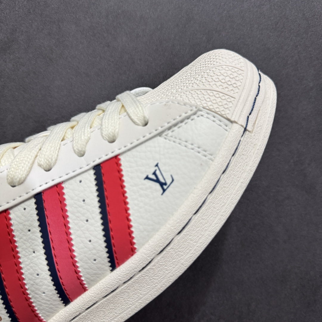  
【定制版】AD Originals Superstar x Louis Vuitton 白蓝红
采用